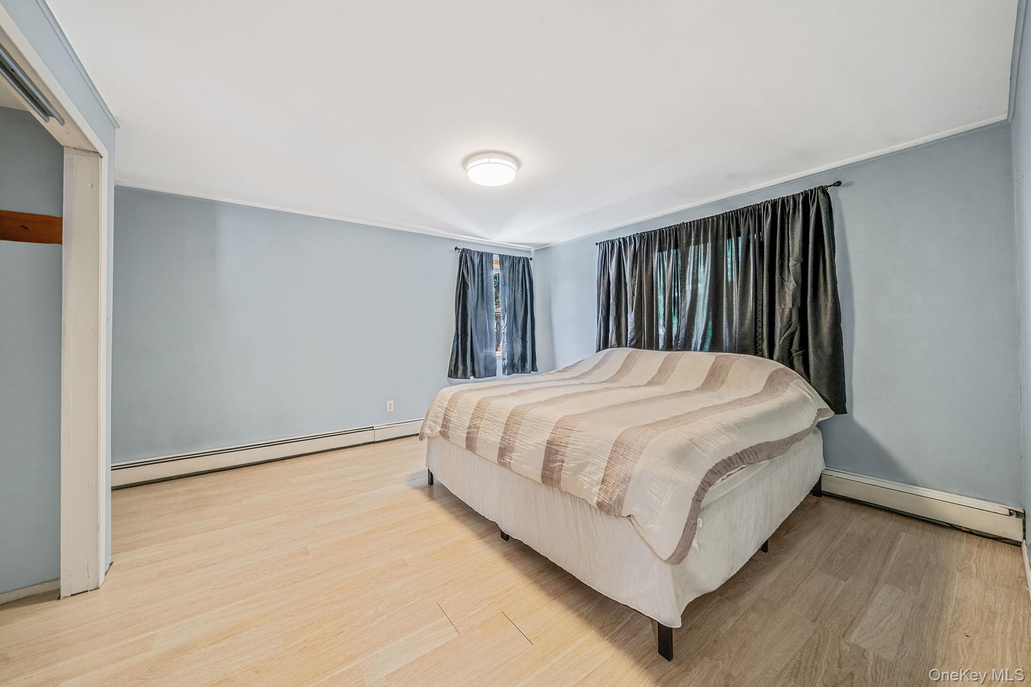 10 Roy Avenue, West Islip, NY 11795