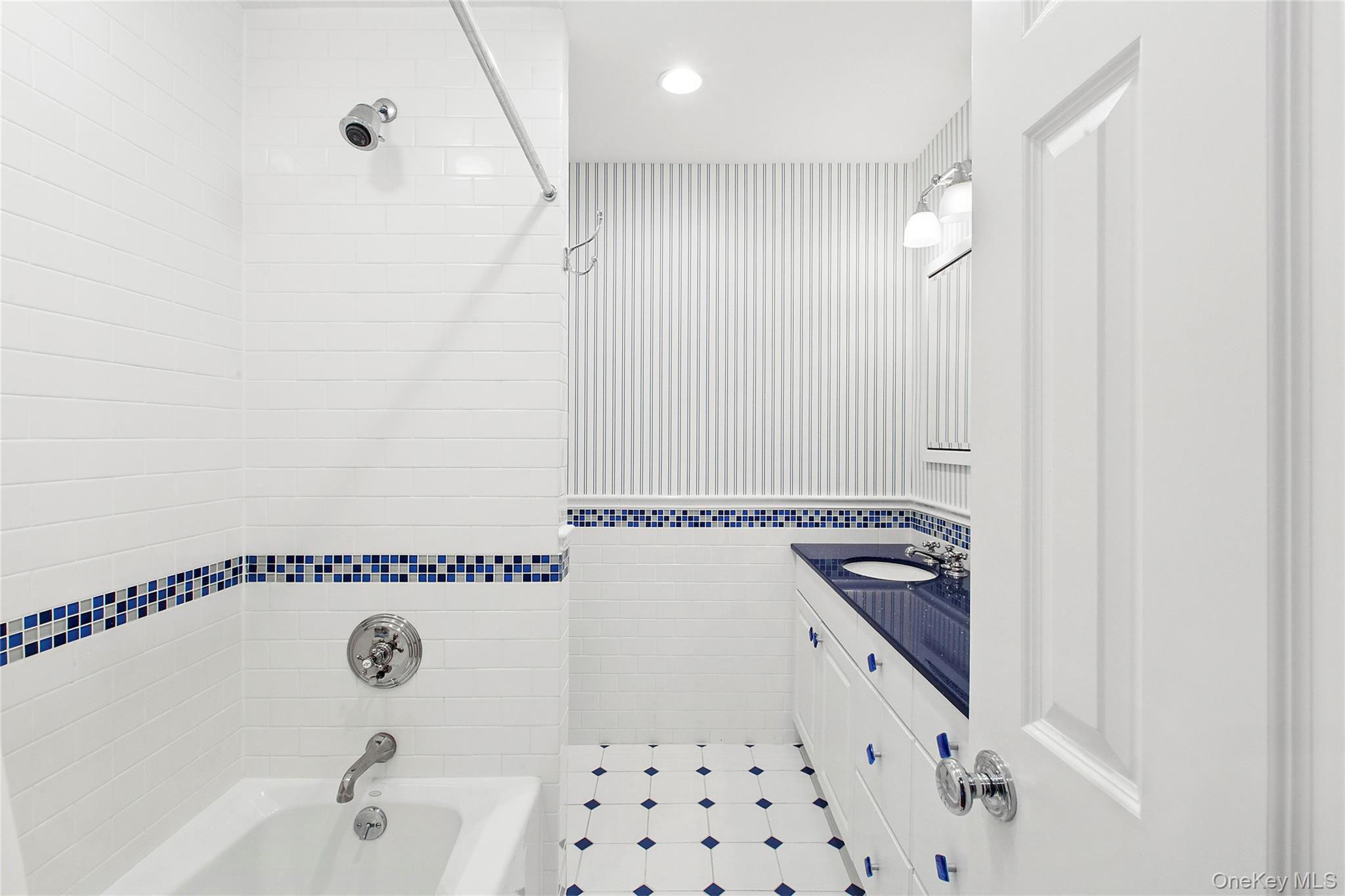 55 Cedar Lane W, Remsenburg, NY 11960