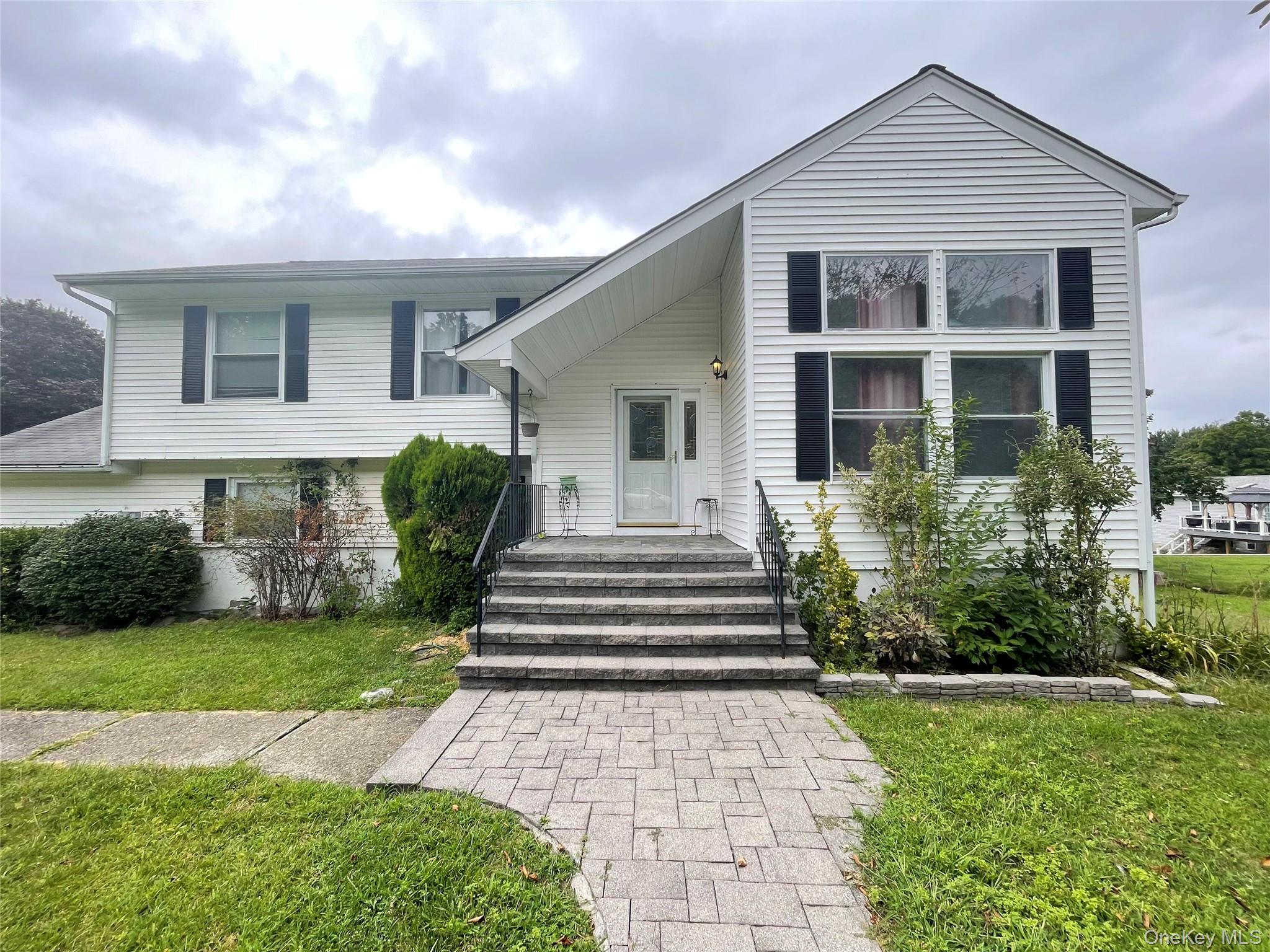 219 Melville Drive, New Windsor, NY 12553