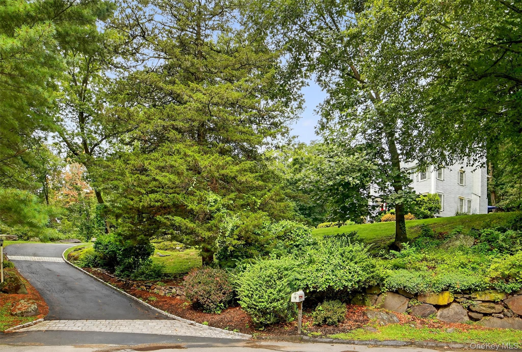 12 Veronica Court, Cortlandt Manor, NY 10567