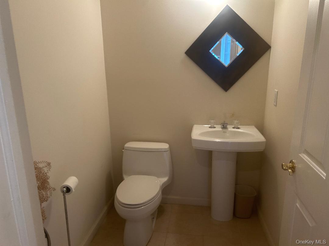 423 Florencia Place, Melville, NY 11747