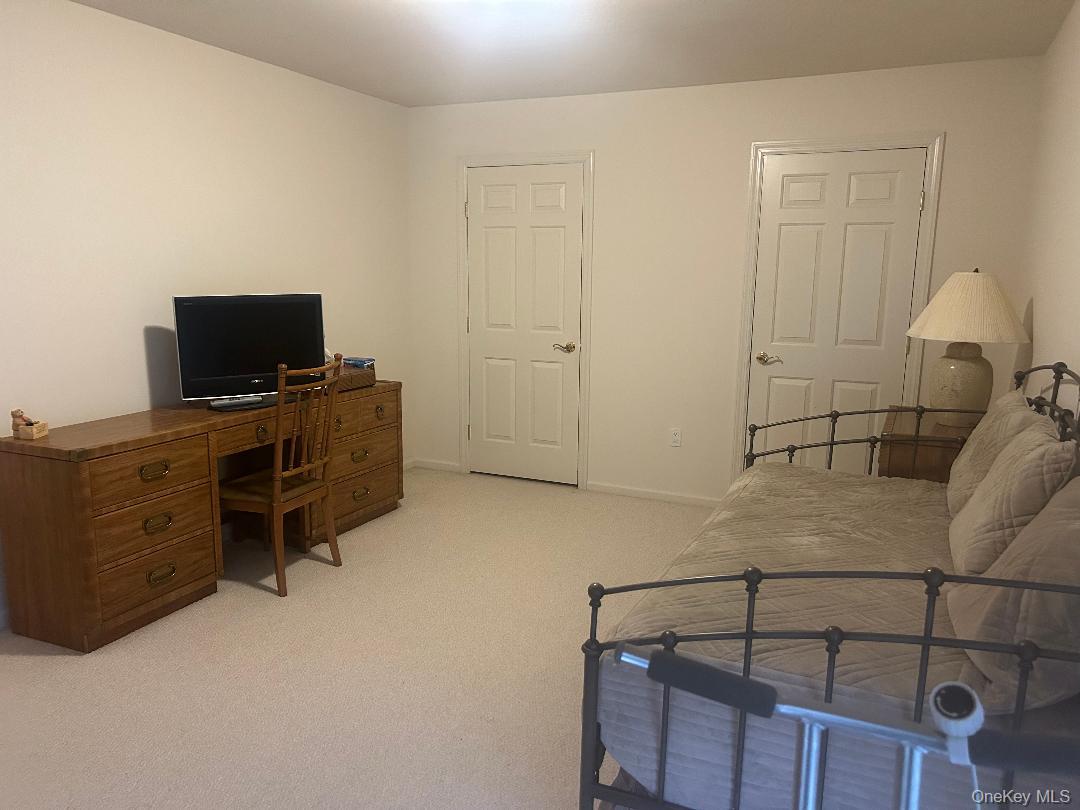 423 Florencia Place, Melville, NY 11747