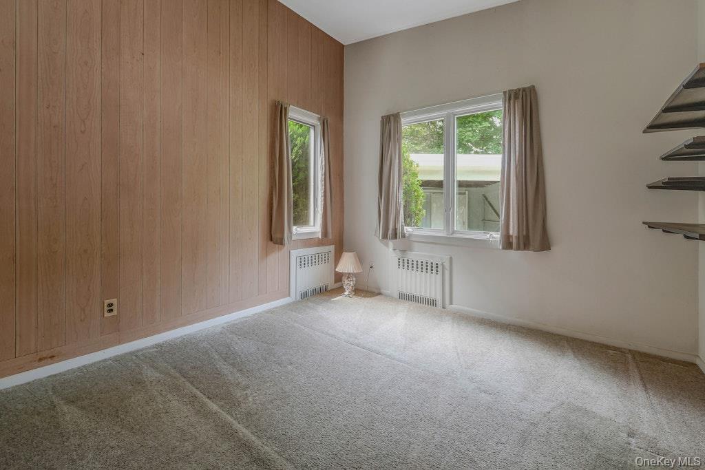 30 Center Drive, Riverhead, NY 11901