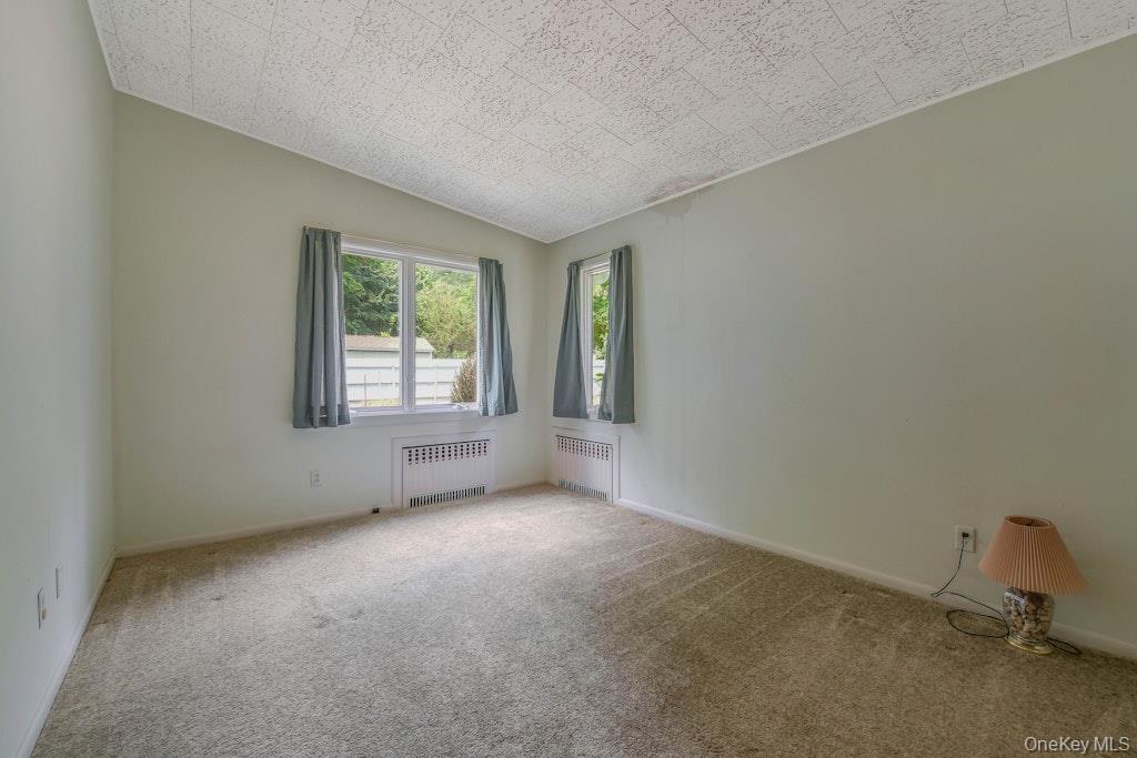 30 Center Drive, Riverhead, NY 11901