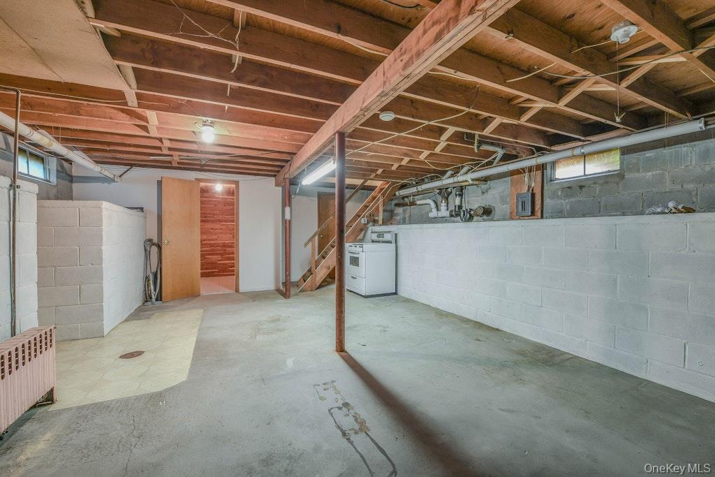 30 Center Drive, Riverhead, NY 11901