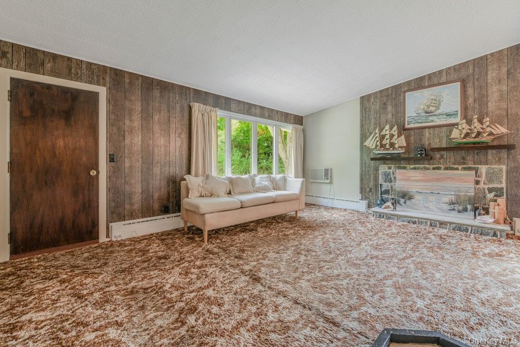 30 Center Drive, Riverhead, NY 11901