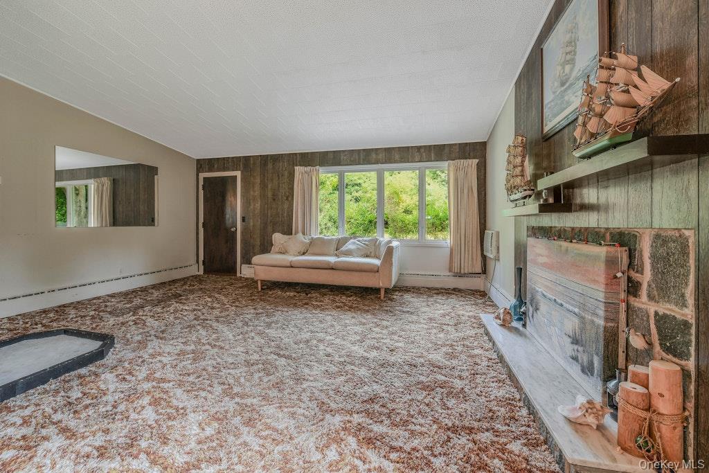 30 Center Drive, Riverhead, NY 11901