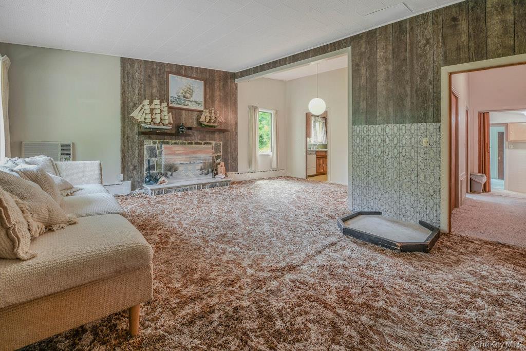 30 Center Drive, Riverhead, NY 11901