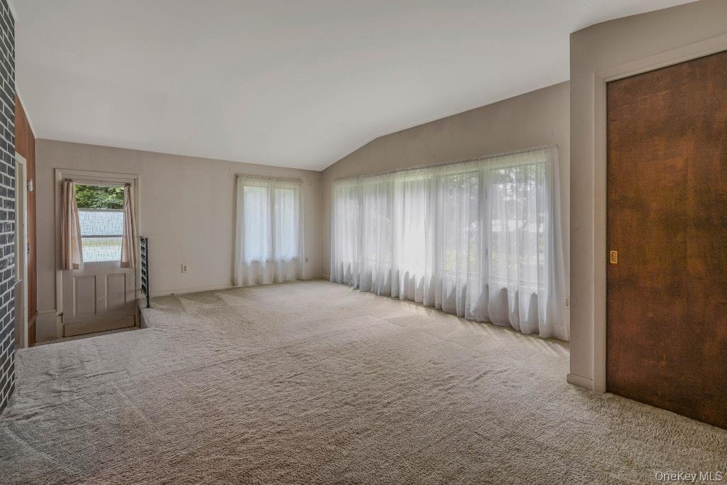 30 Center Drive, Riverhead, NY 11901