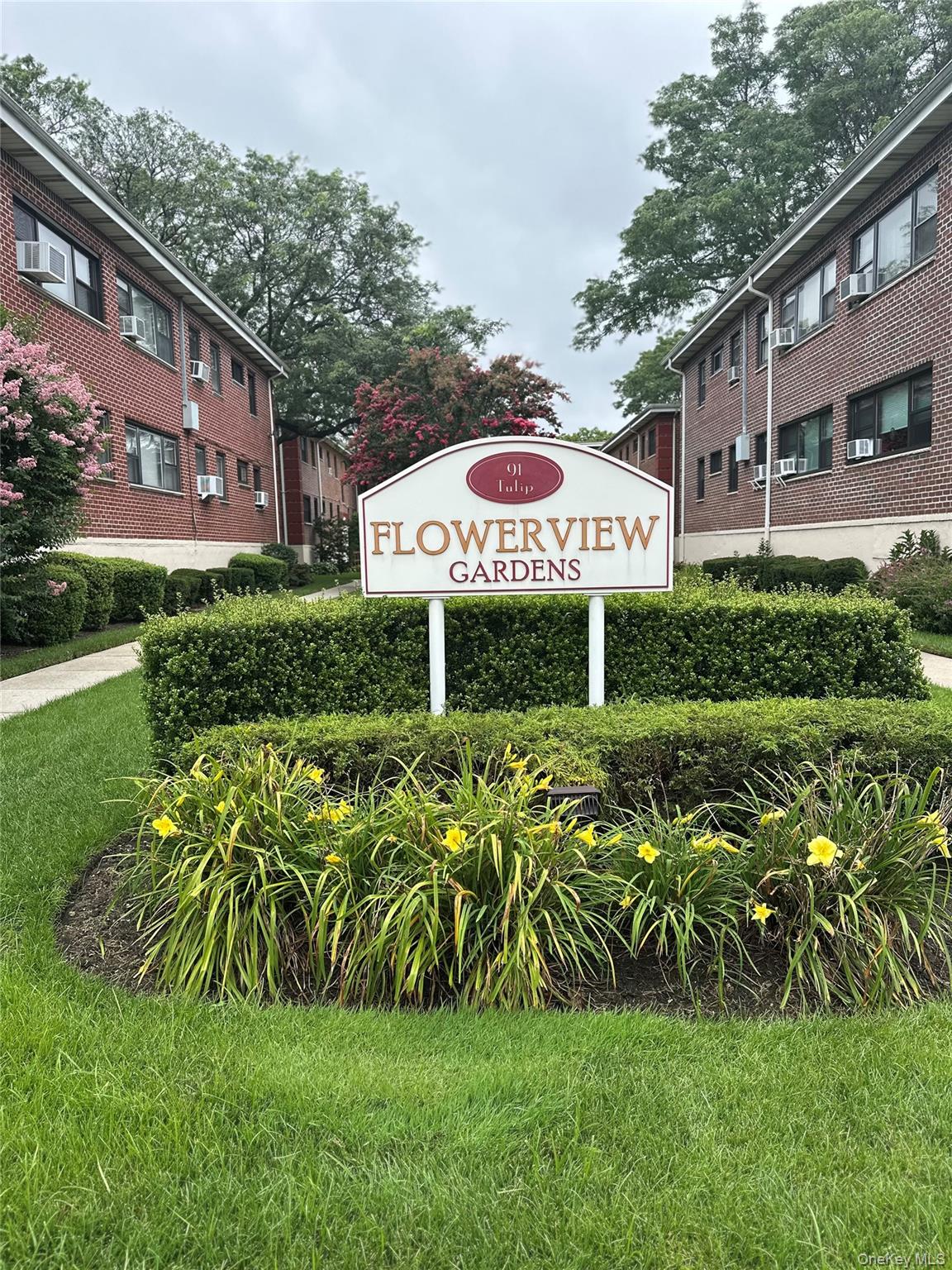 91 Tulip Avenue # E2, Floral Park, NY 11001