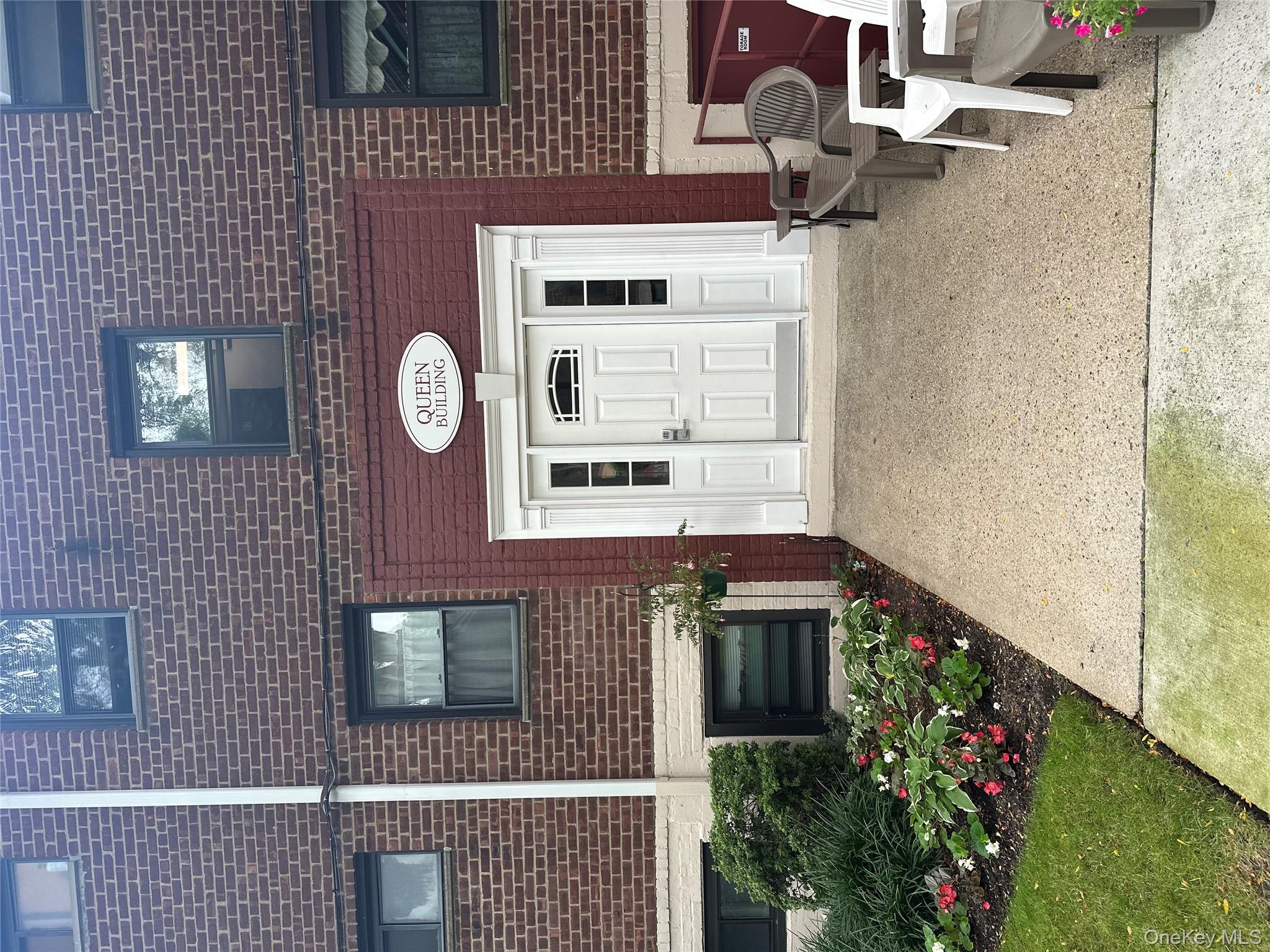 91 Tulip Avenue # E2, Floral Park, NY 11001