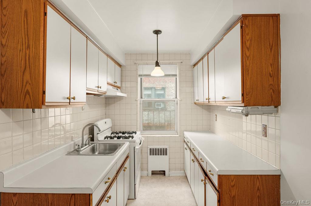 485 Bronx River Road # A21, Yonkers, NY 10704