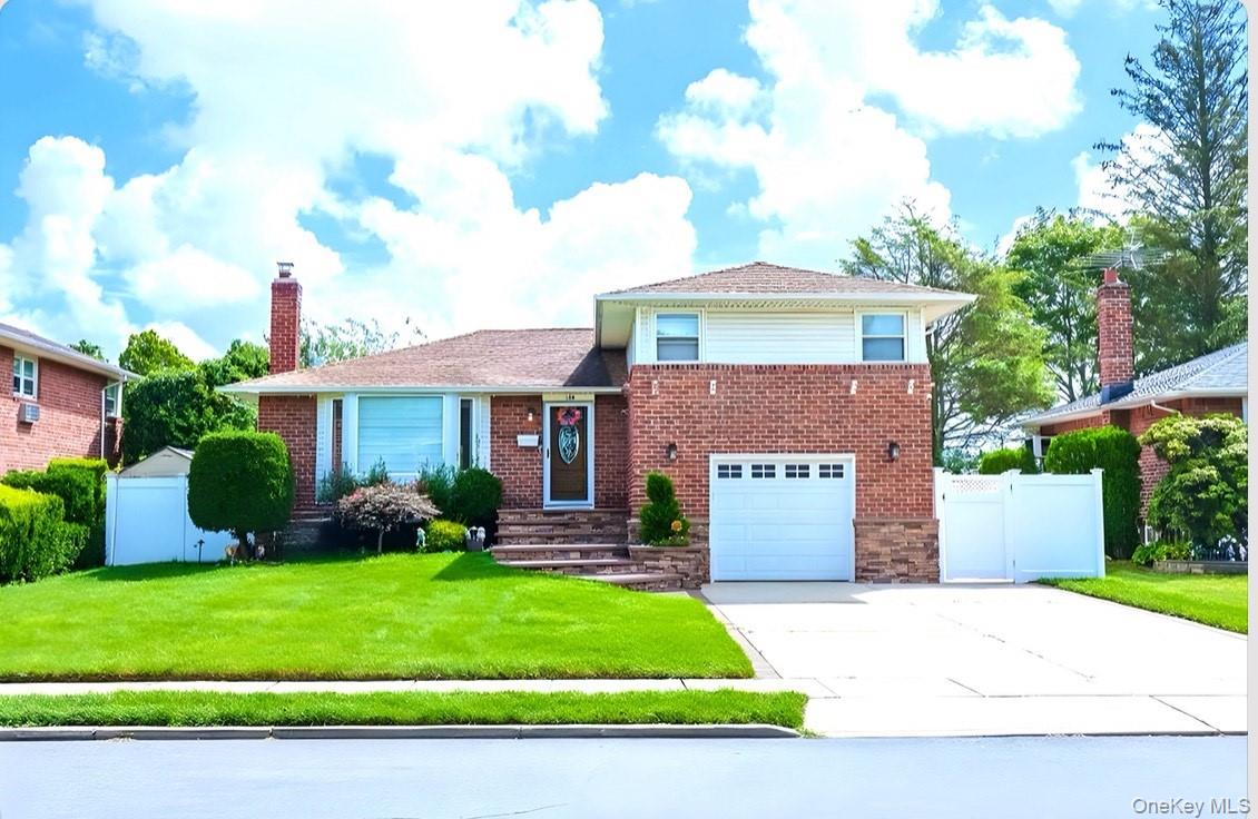 104 Beverly Place, Levittown, NY 11756
