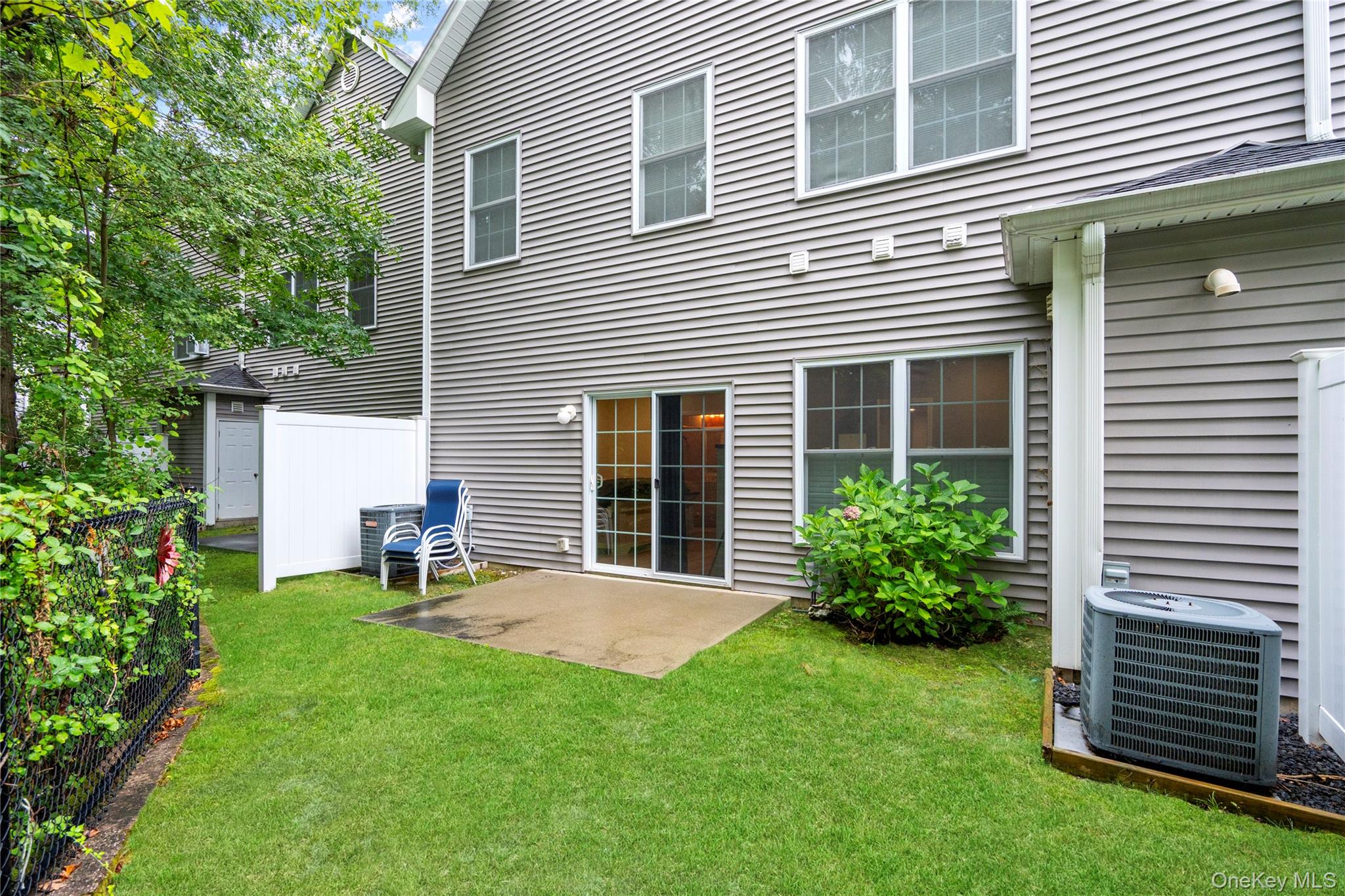 303 OKeefe Court # 303, Oakdale, NY 11769