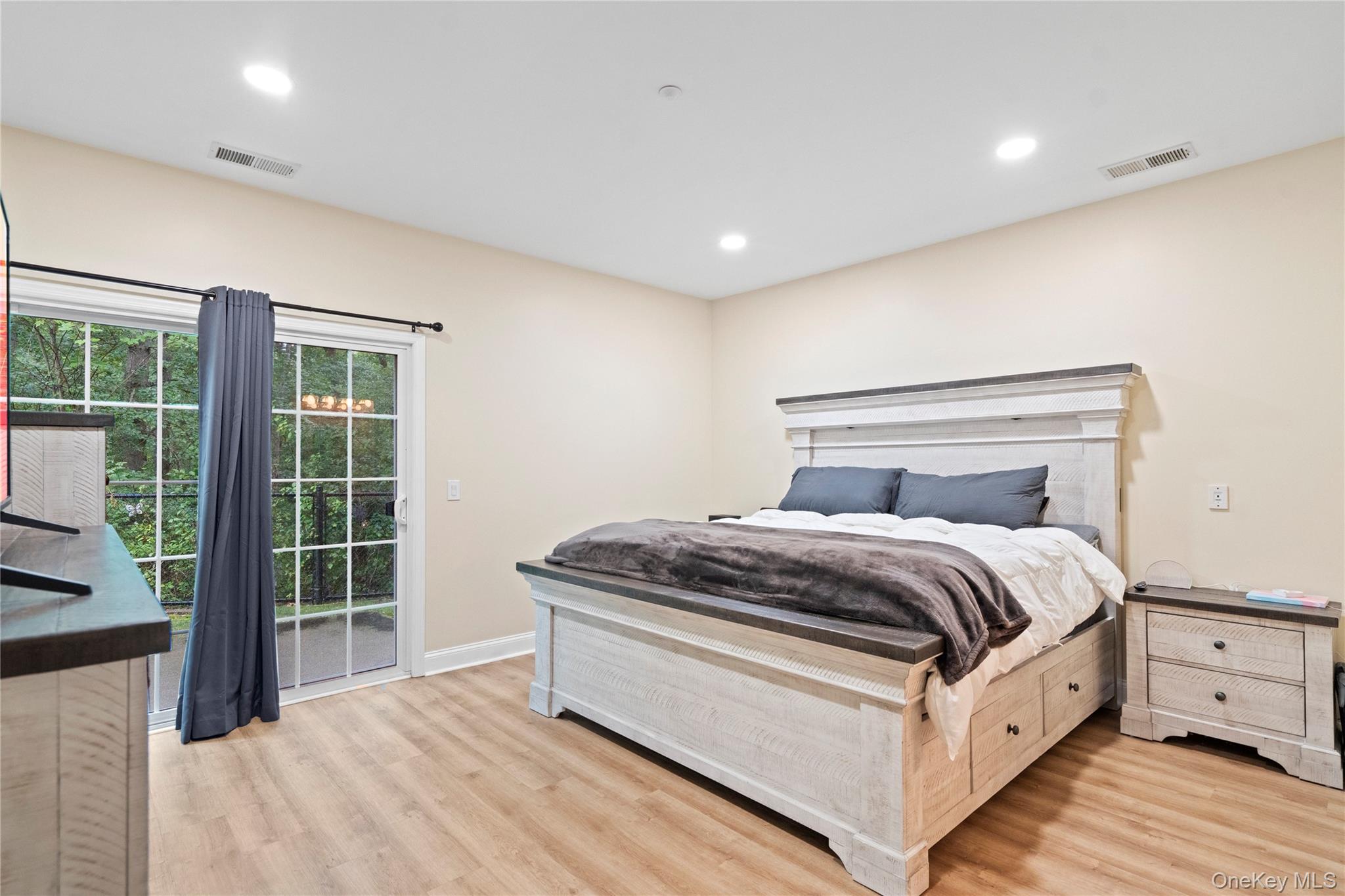 303 OKeefe Court # 303, Oakdale, NY 11769