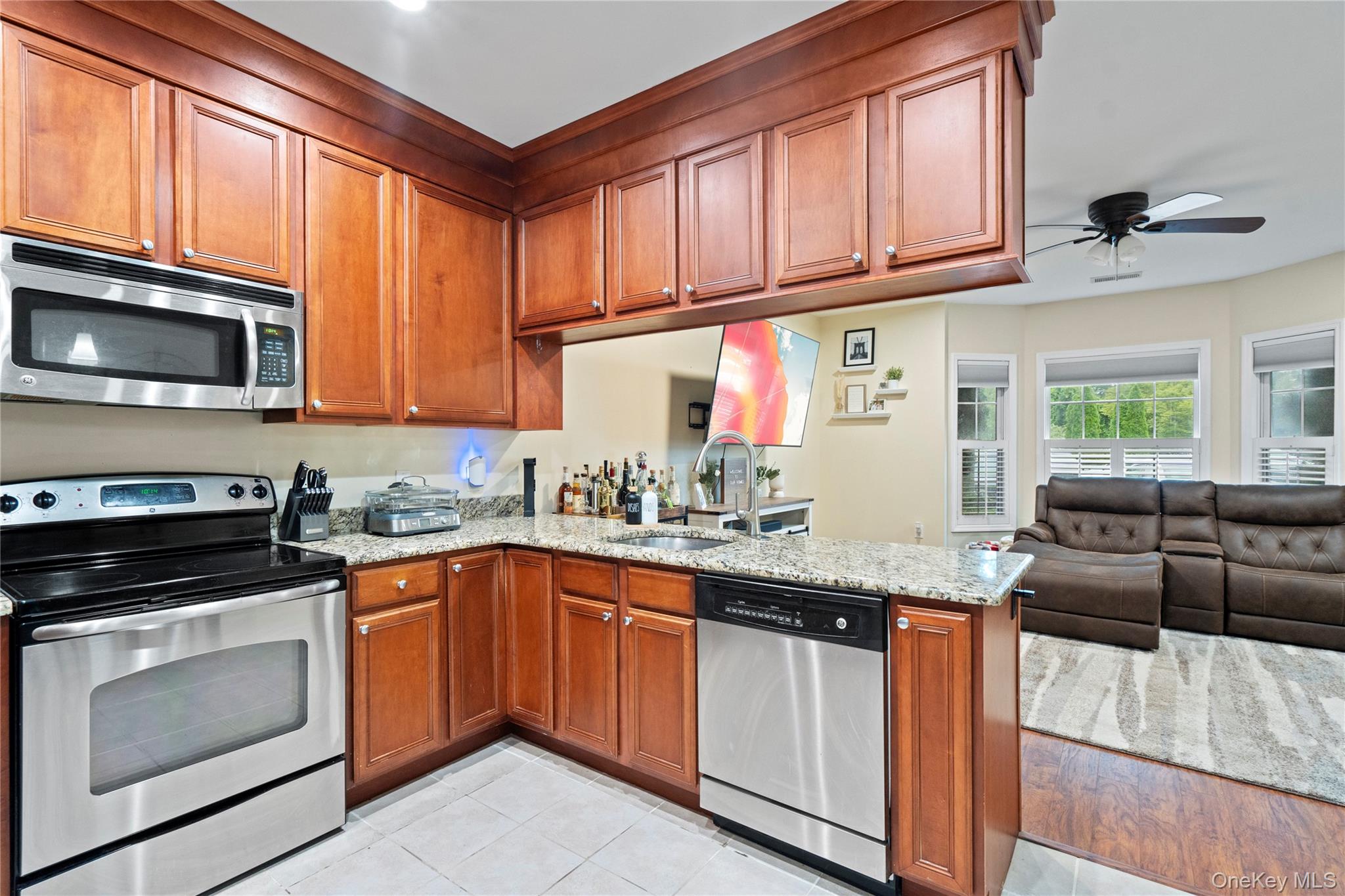 303 OKeefe Court # 303, Oakdale, NY 11769