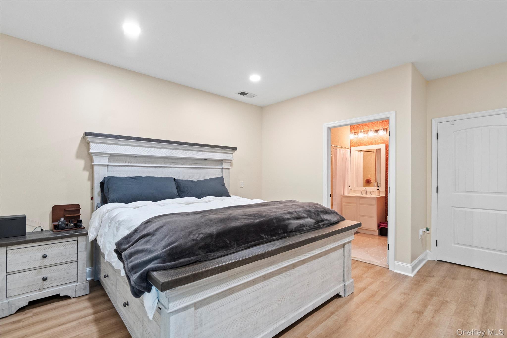 303 OKeefe Court # 303, Oakdale, NY 11769