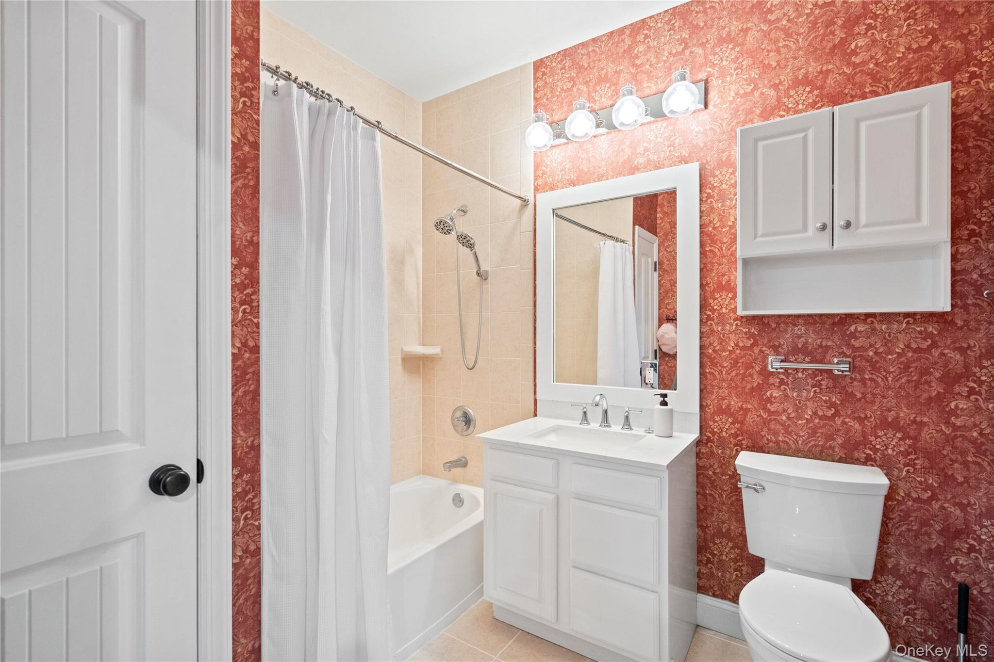 303 OKeefe Court # 303, Oakdale, NY 11769