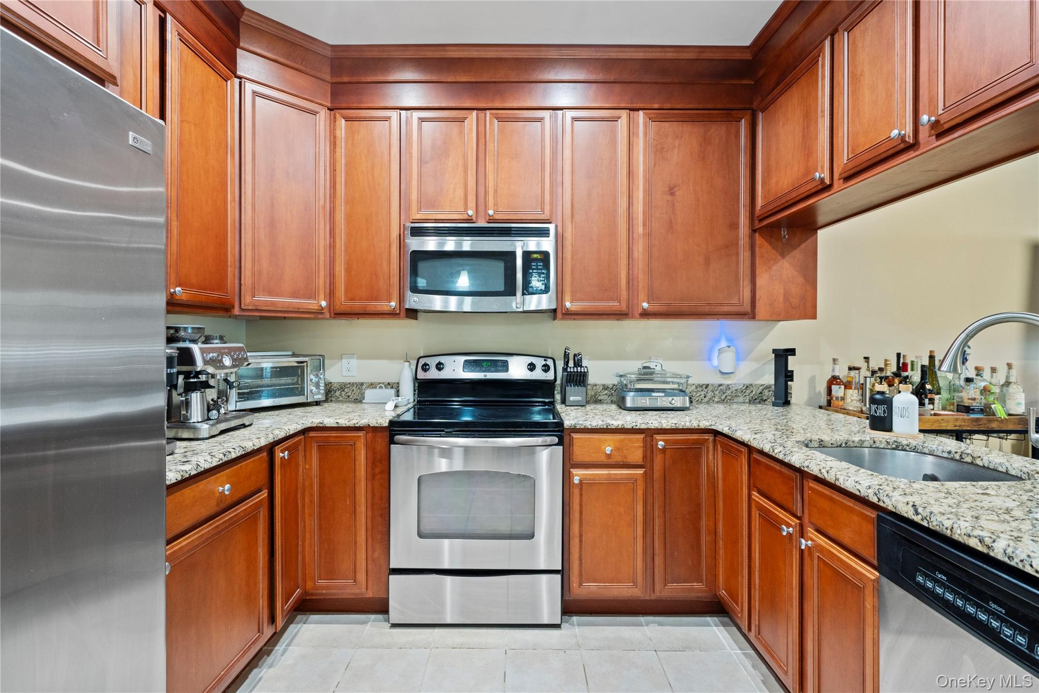 303 OKeefe Court # 303, Oakdale, NY 11769