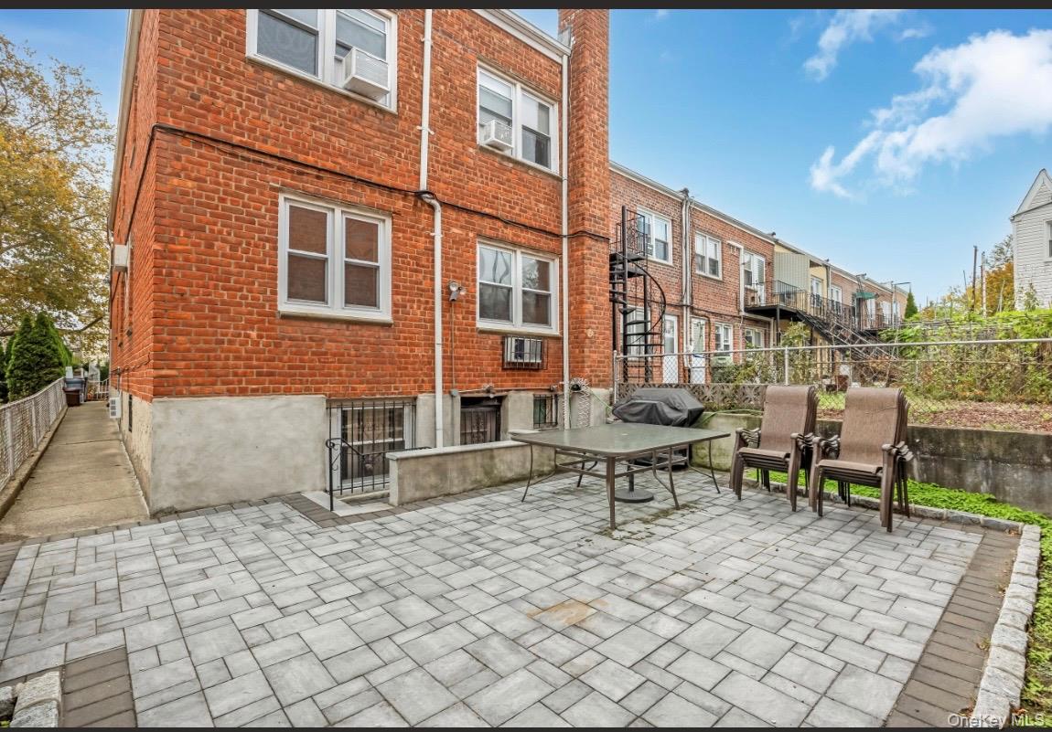 6983 Juniper Boulevard S, Middle Village, NY 11379