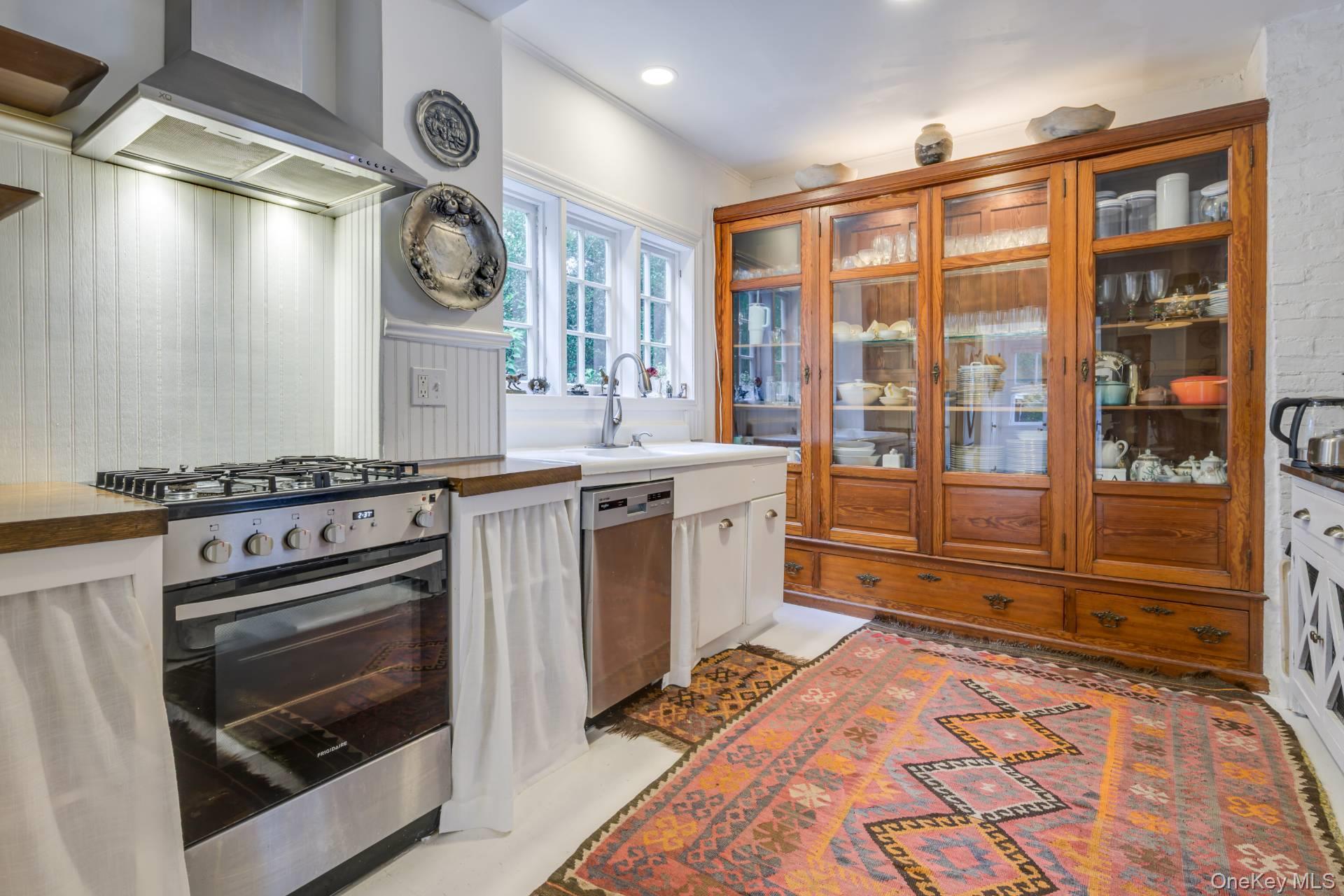 179 Elm Street, Southampton, NY 11968