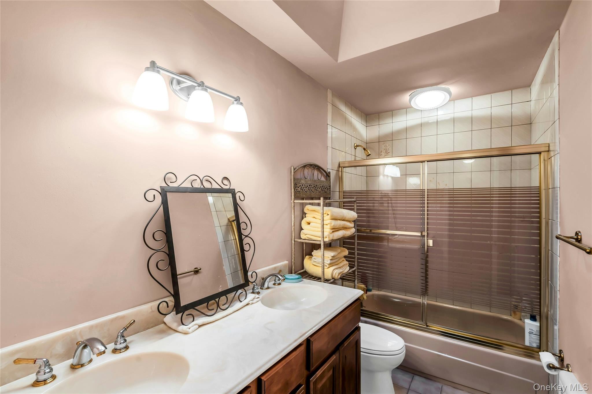 58 Rhoda Avenue, Smithtown, NY 11787