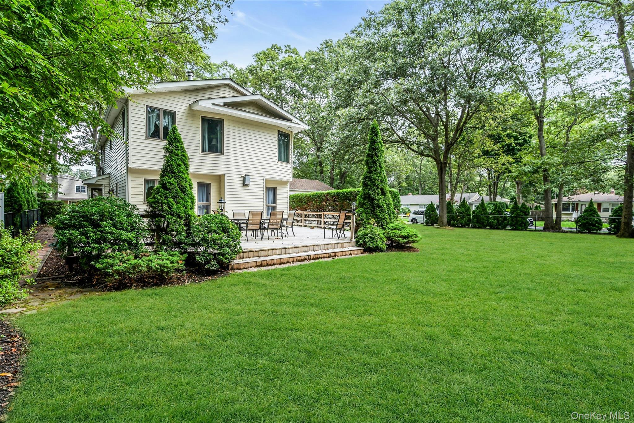 58 Rhoda Avenue, Smithtown, NY 11787