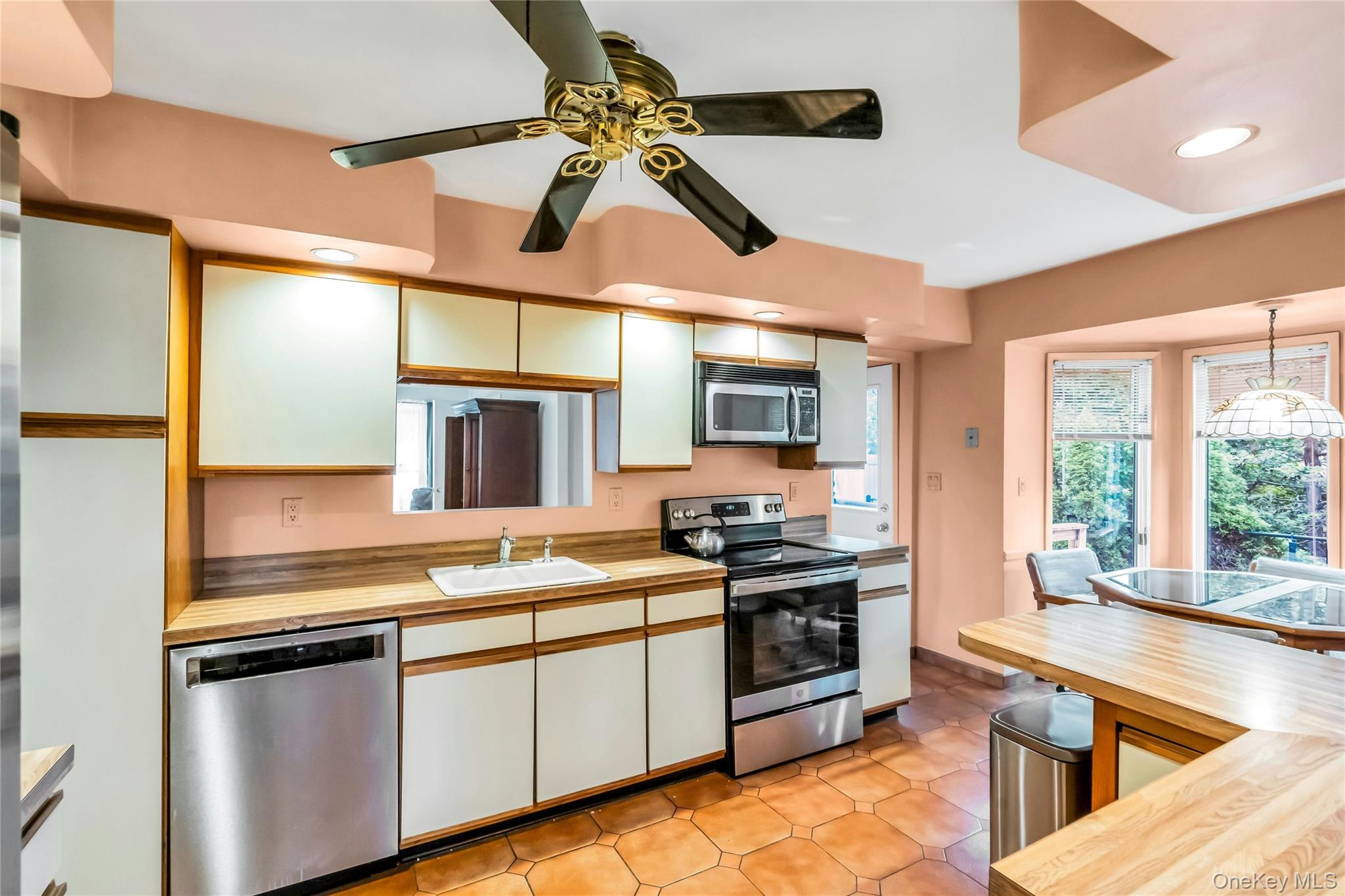 58 Rhoda Avenue, Smithtown, NY 11787