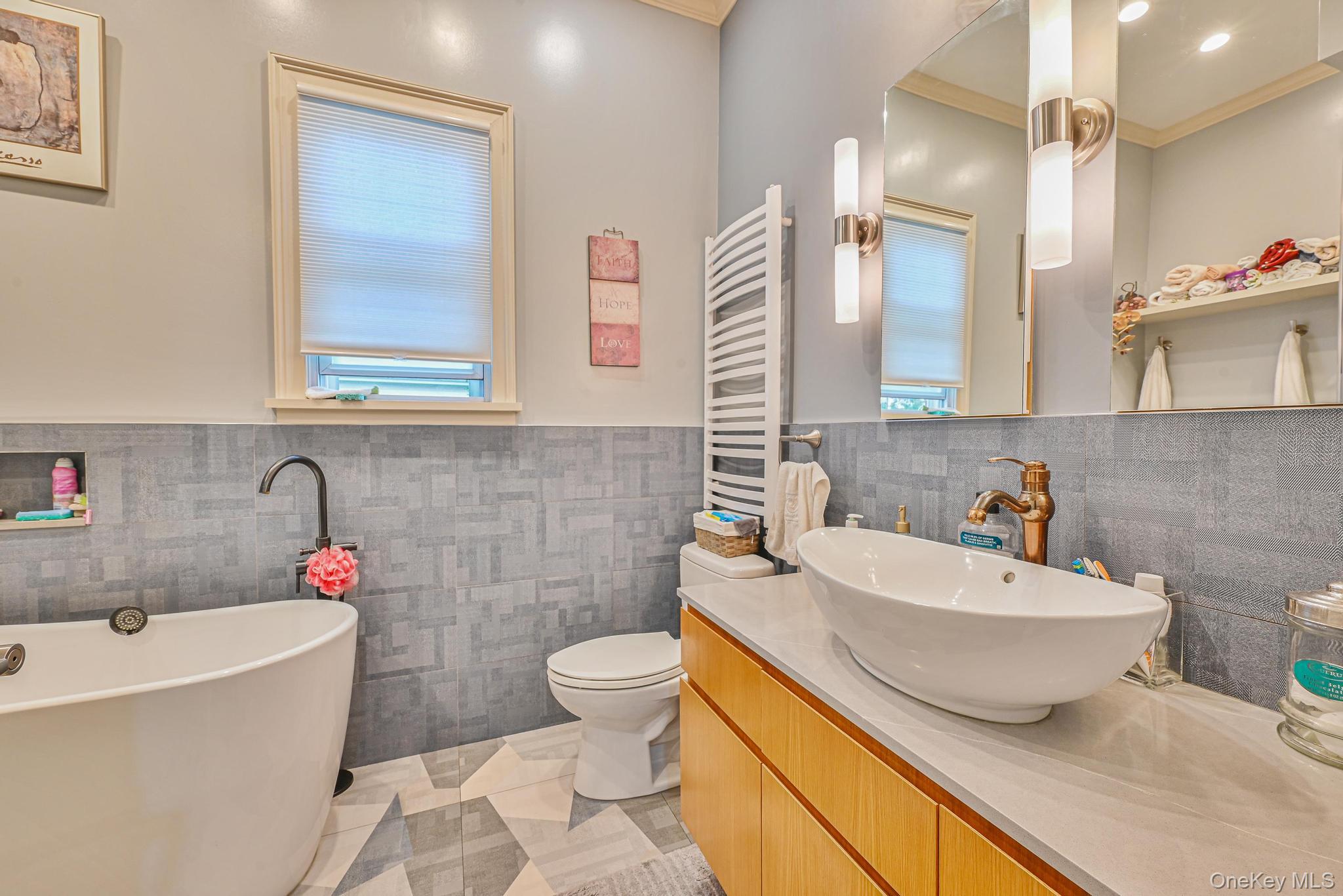 129 Guenther Avenue, Valley Stream, NY 11580