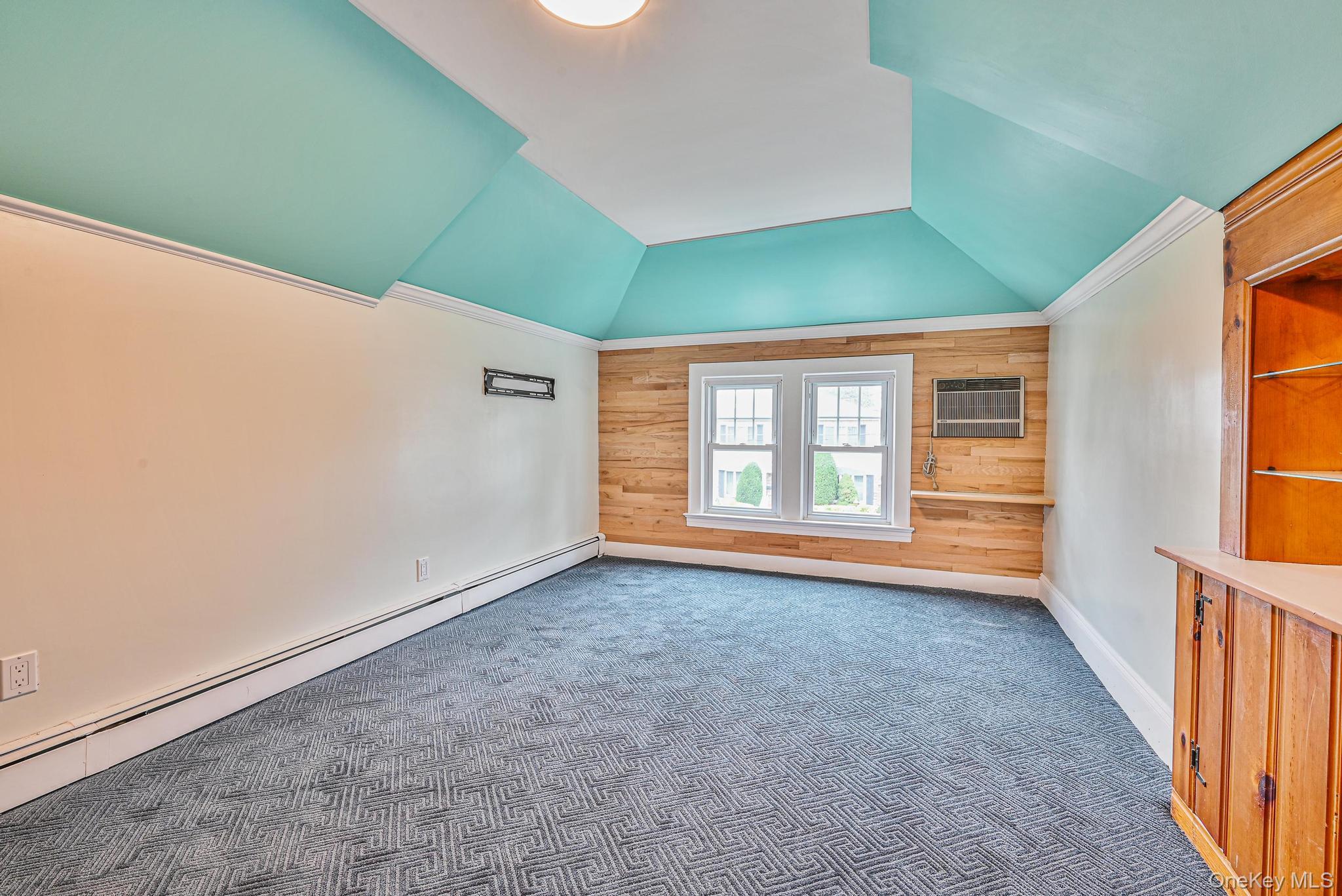 129 Guenther Avenue, Valley Stream, NY 11580