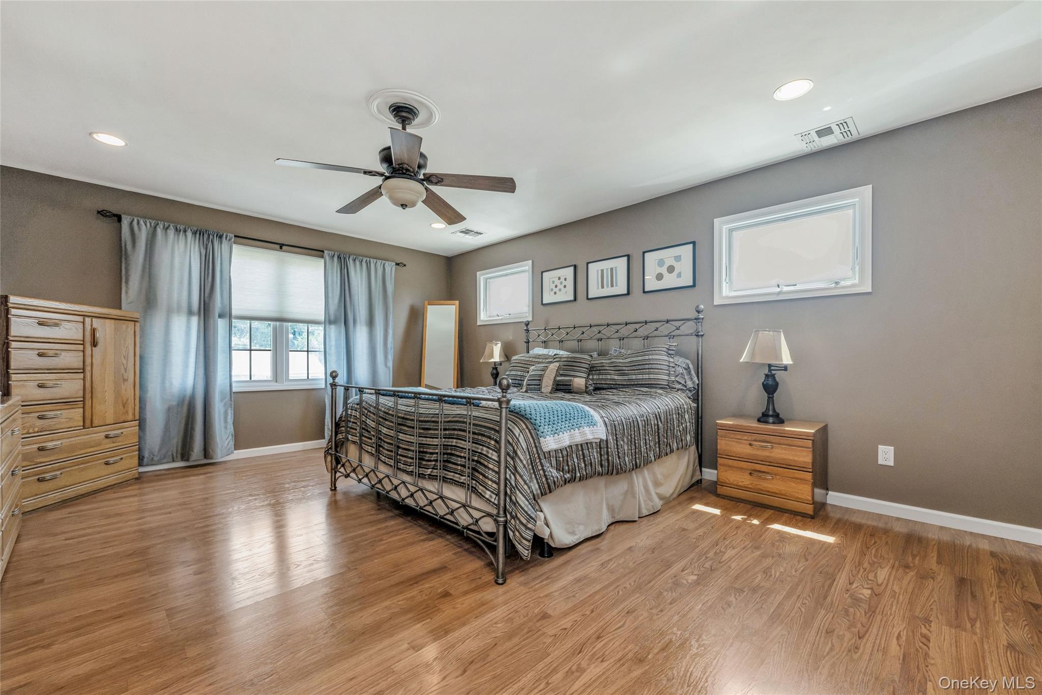 294 Swansdowne Drive, Seaford, NY 11783