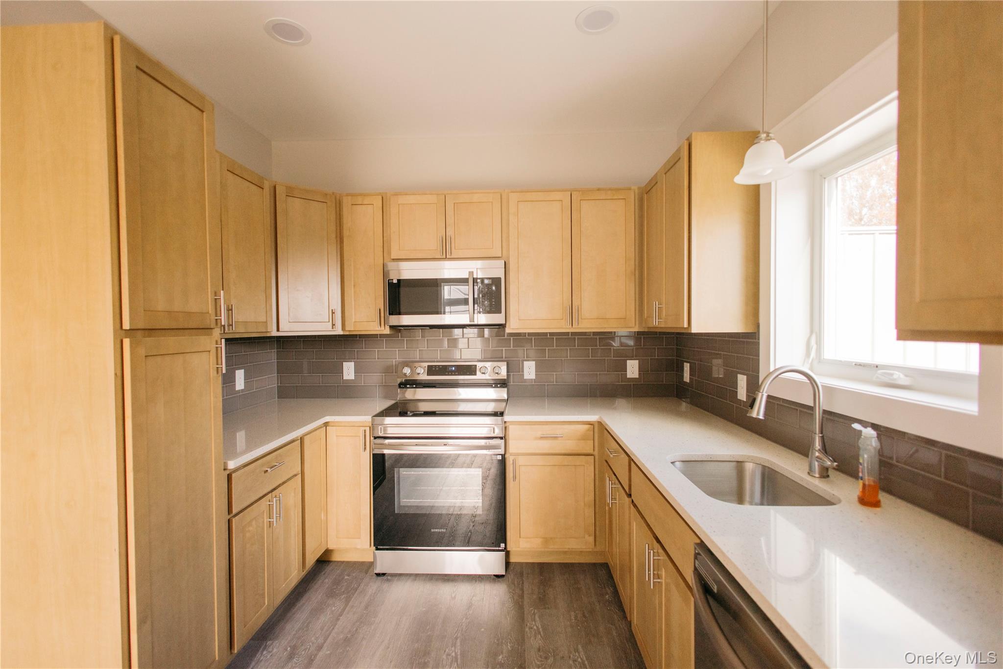 104 North Road, Highland, NY 12528