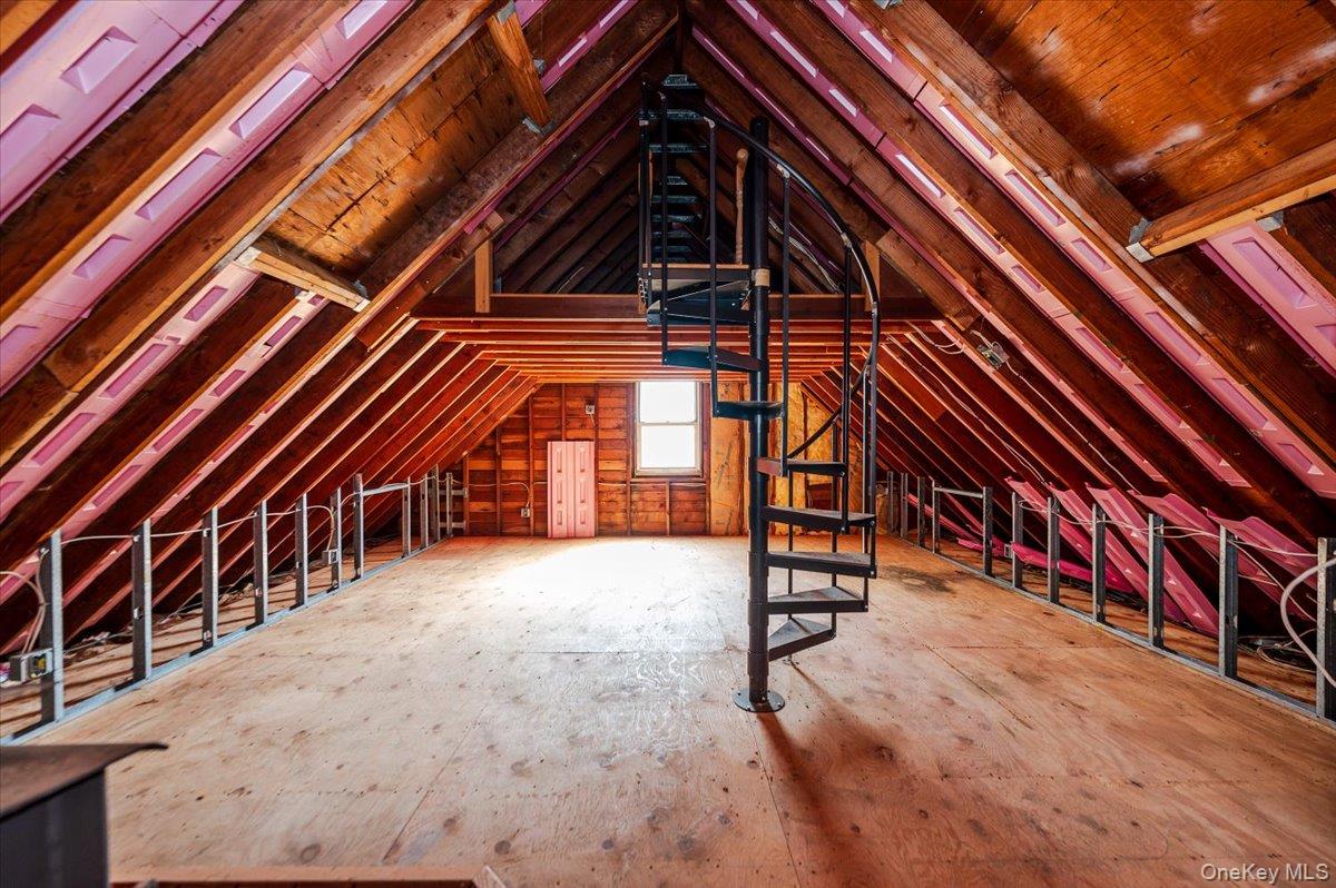 10 Hampton Terrace, White Plains, NY 10607