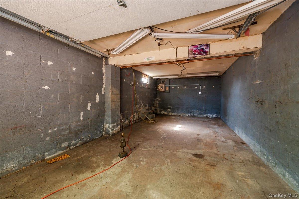 10 Hampton Terrace, White Plains, NY 10607