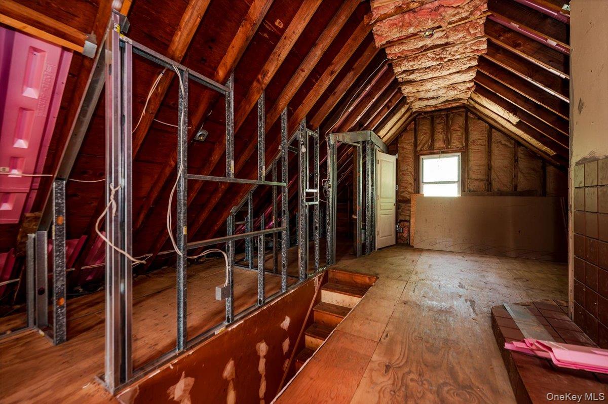 10 Hampton Terrace, White Plains, NY 10607