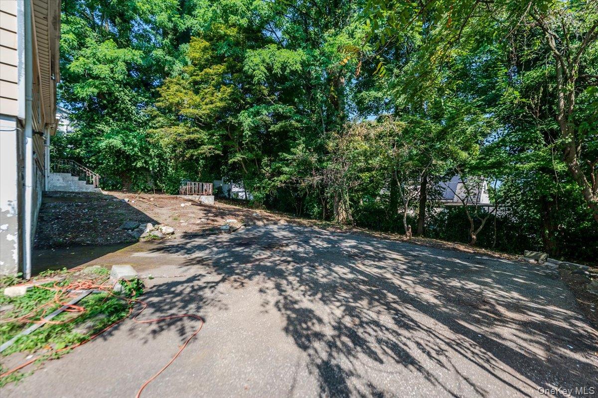 10 Hampton Terrace, White Plains, NY 10607