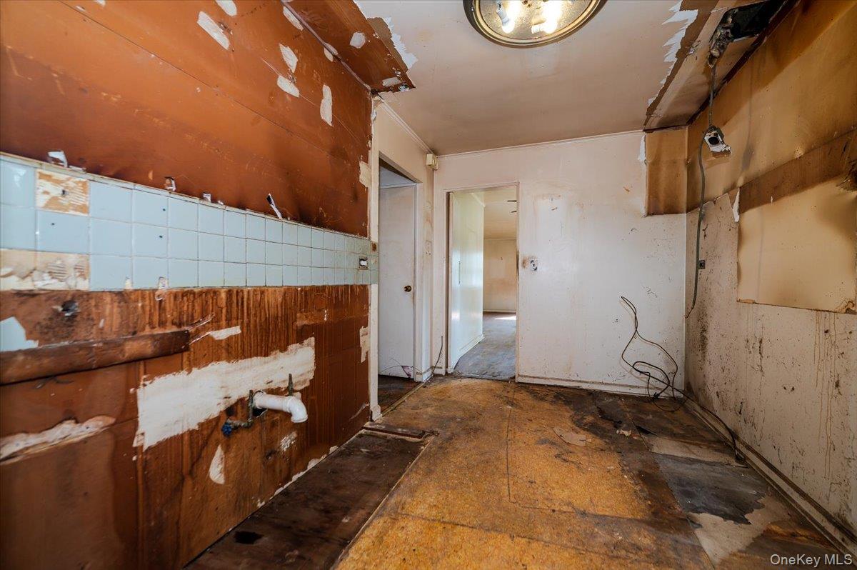 10 Hampton Terrace, White Plains, NY 10607