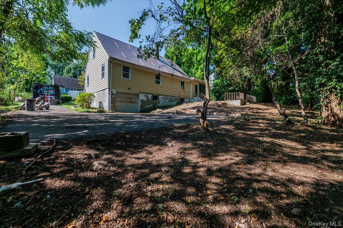 10 Hampton Terrace, White Plains, NY 10607