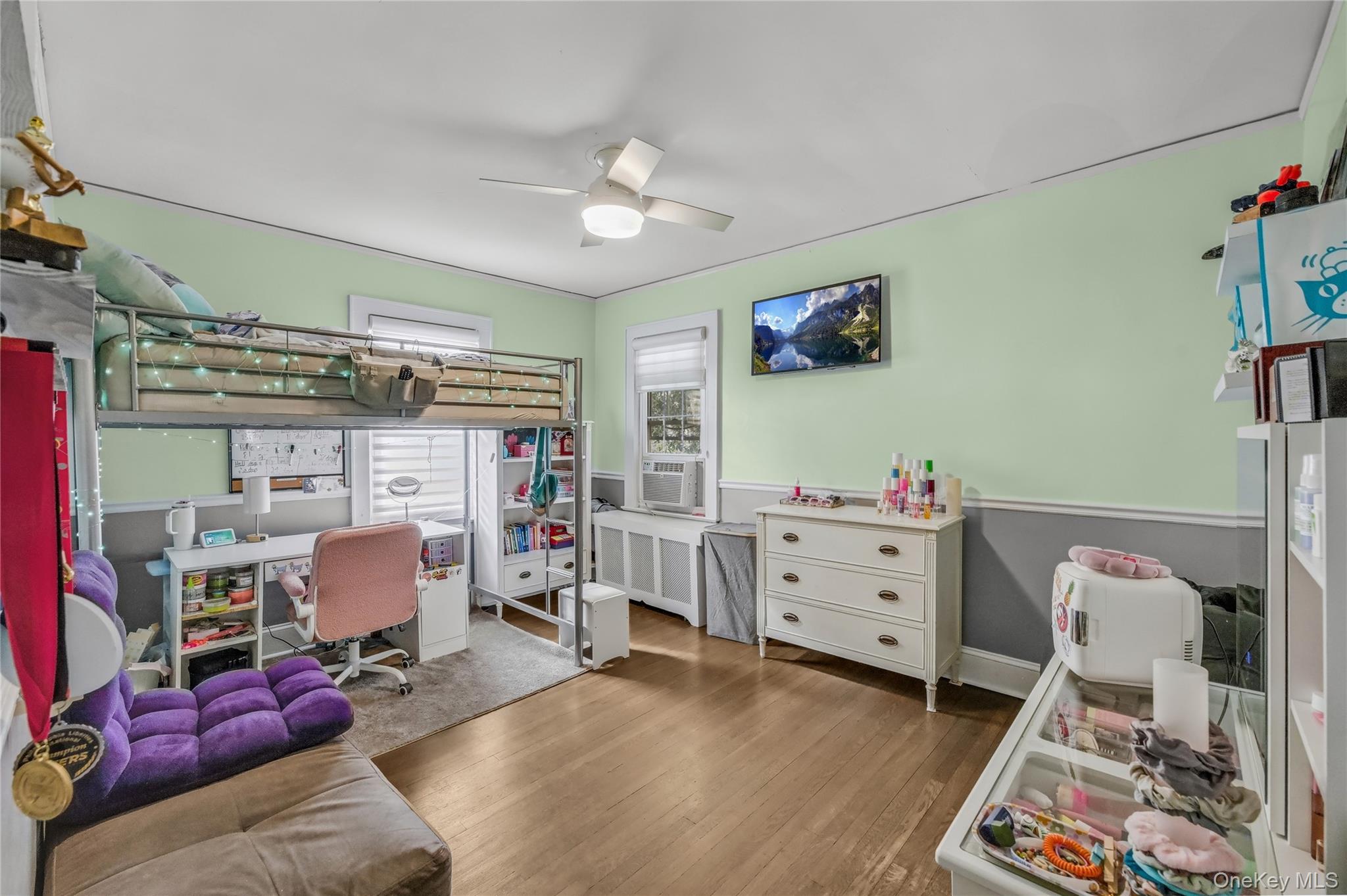 99 Rider Avenue, Malverne, NY 11565