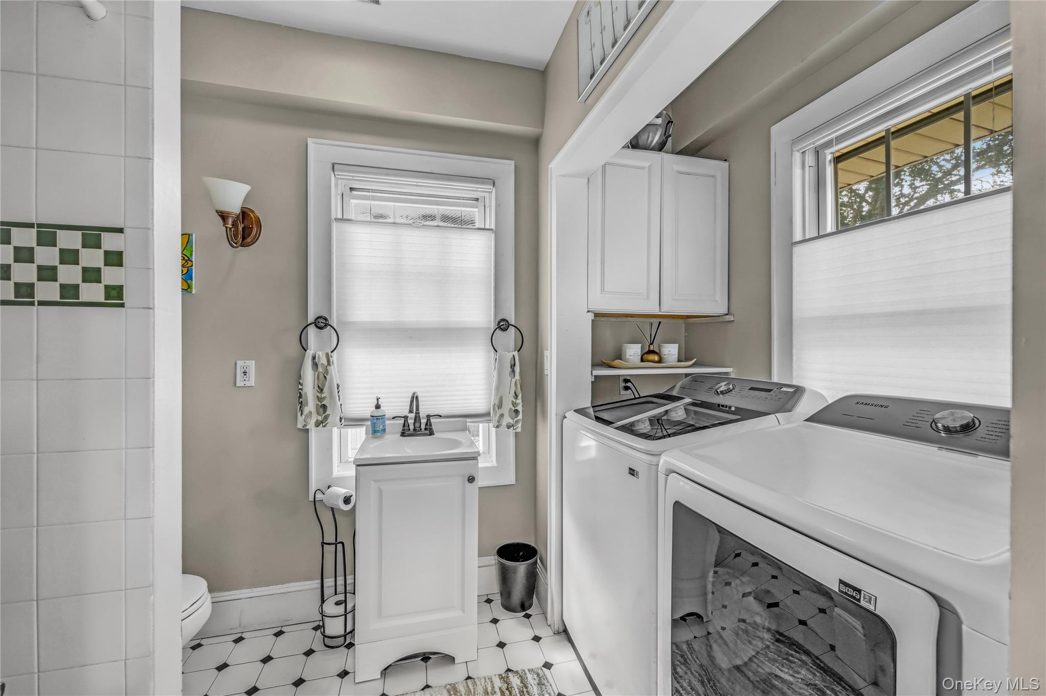 99 Rider Avenue, Malverne, NY 11565