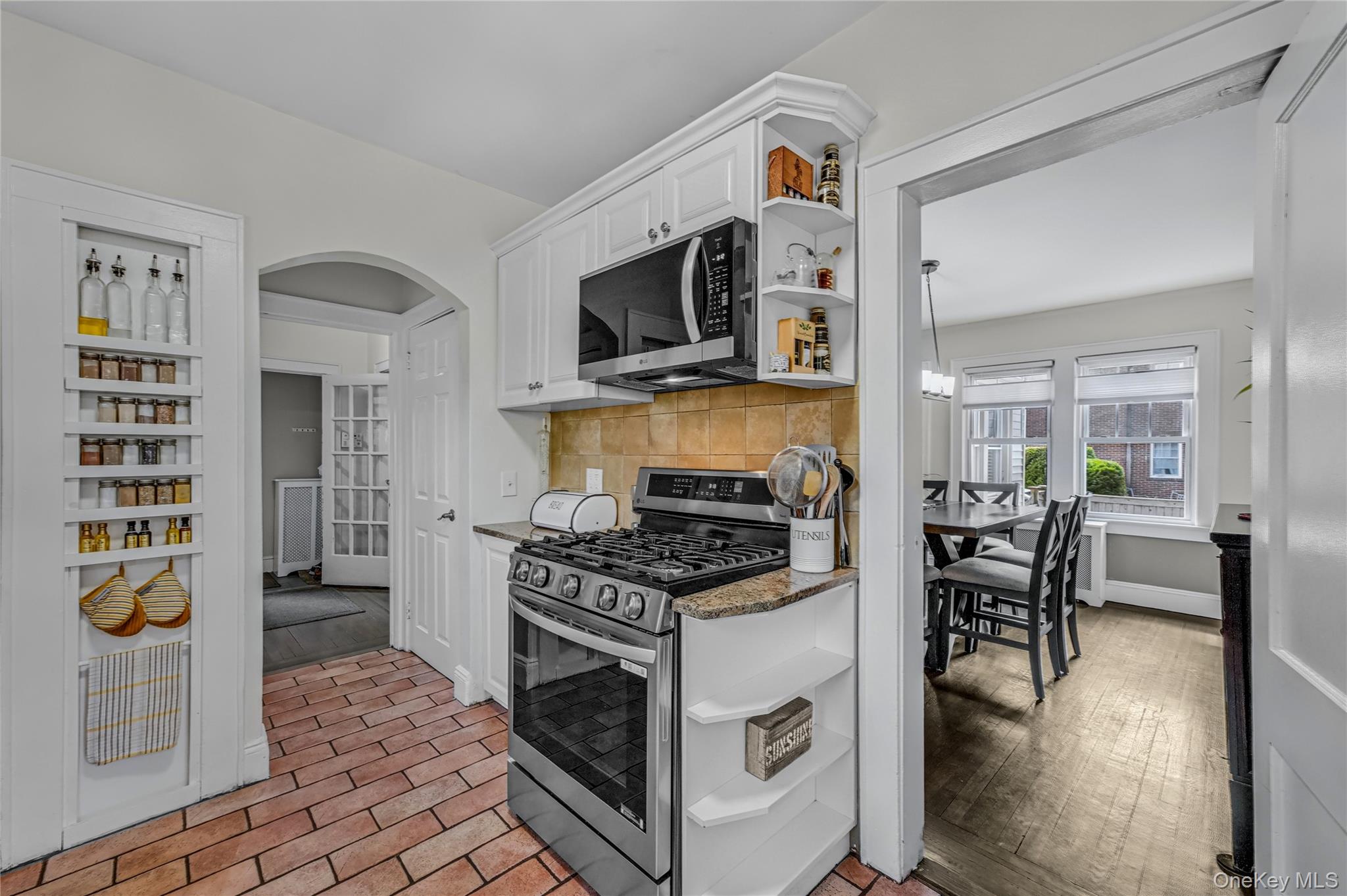 99 Rider Avenue, Malverne, NY 11565