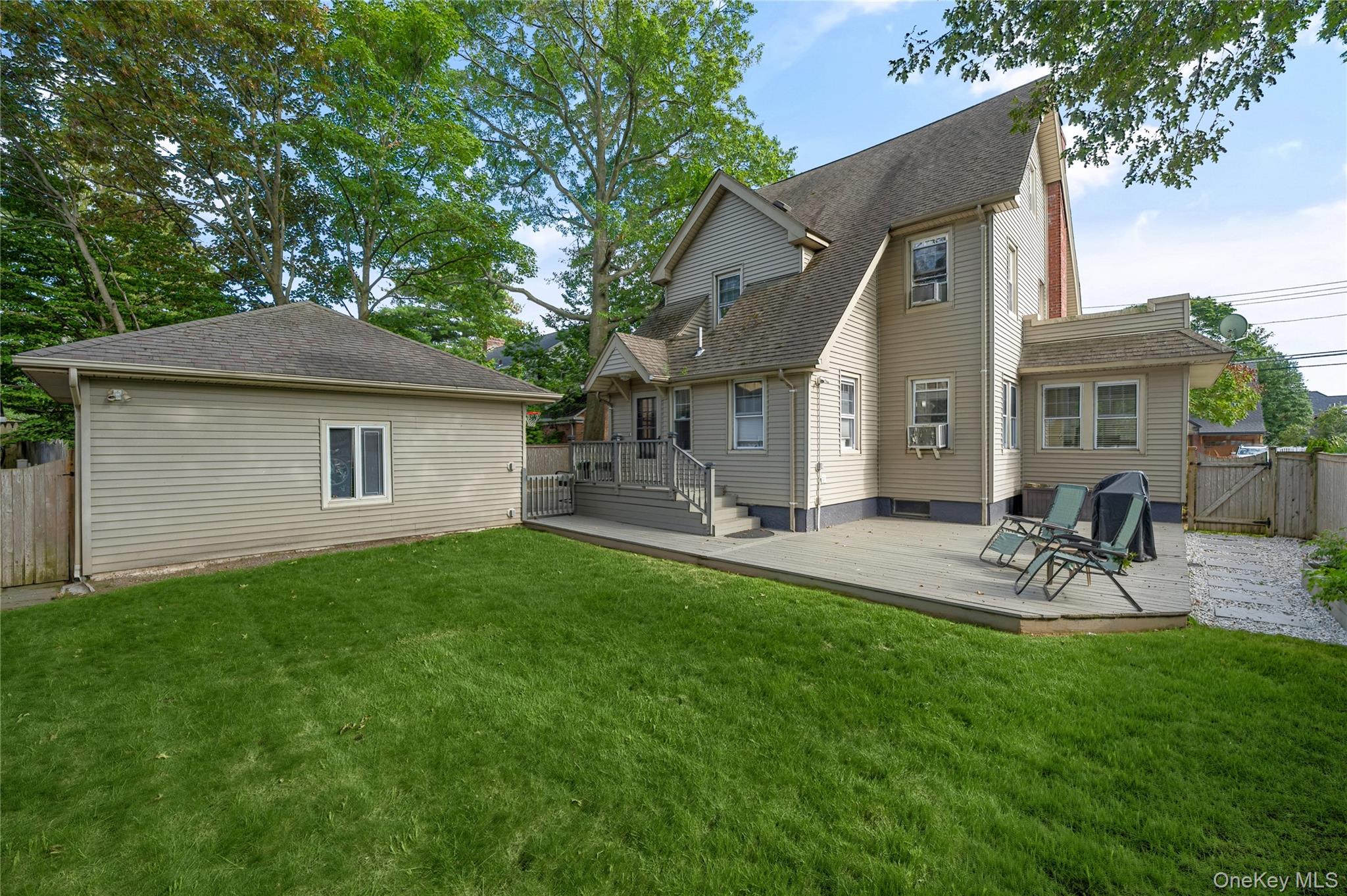 99 Rider Avenue, Malverne, NY 11565