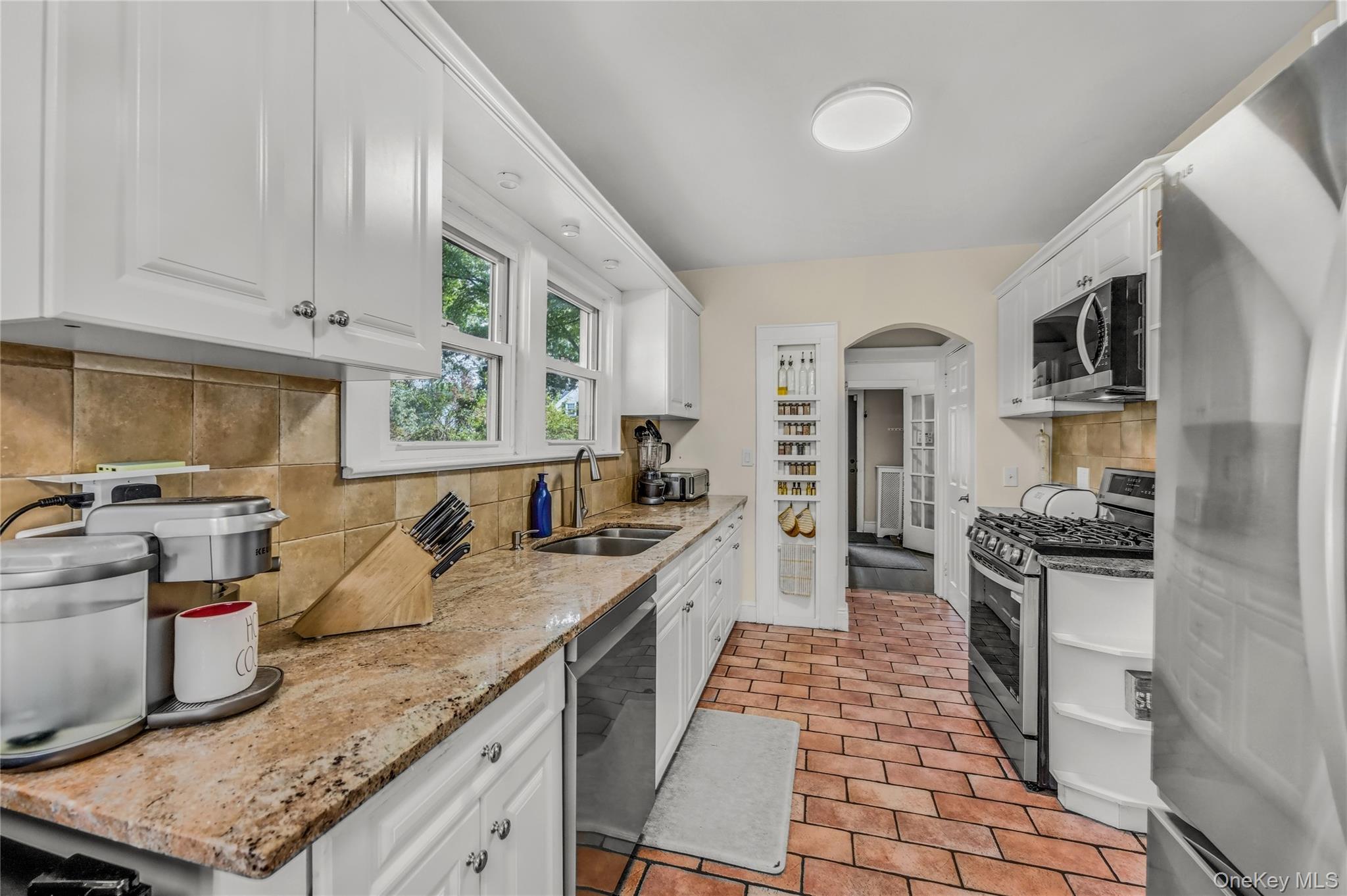 99 Rider Avenue, Malverne, NY 11565