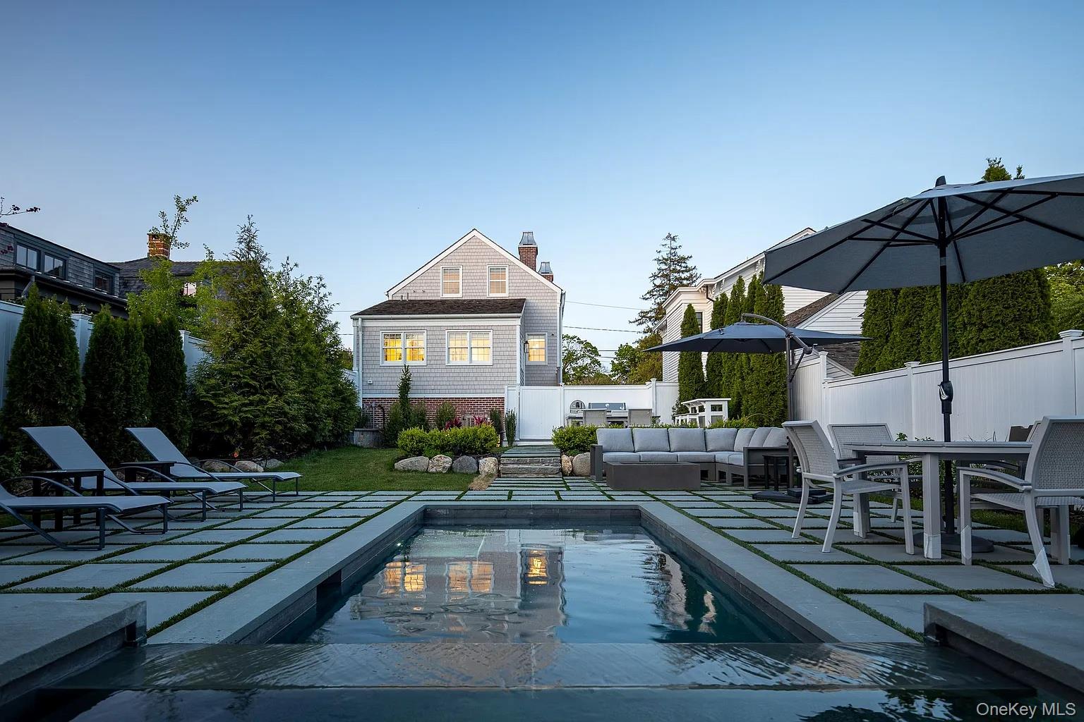 27 Howard Street, Sag Harbor, NY 11963