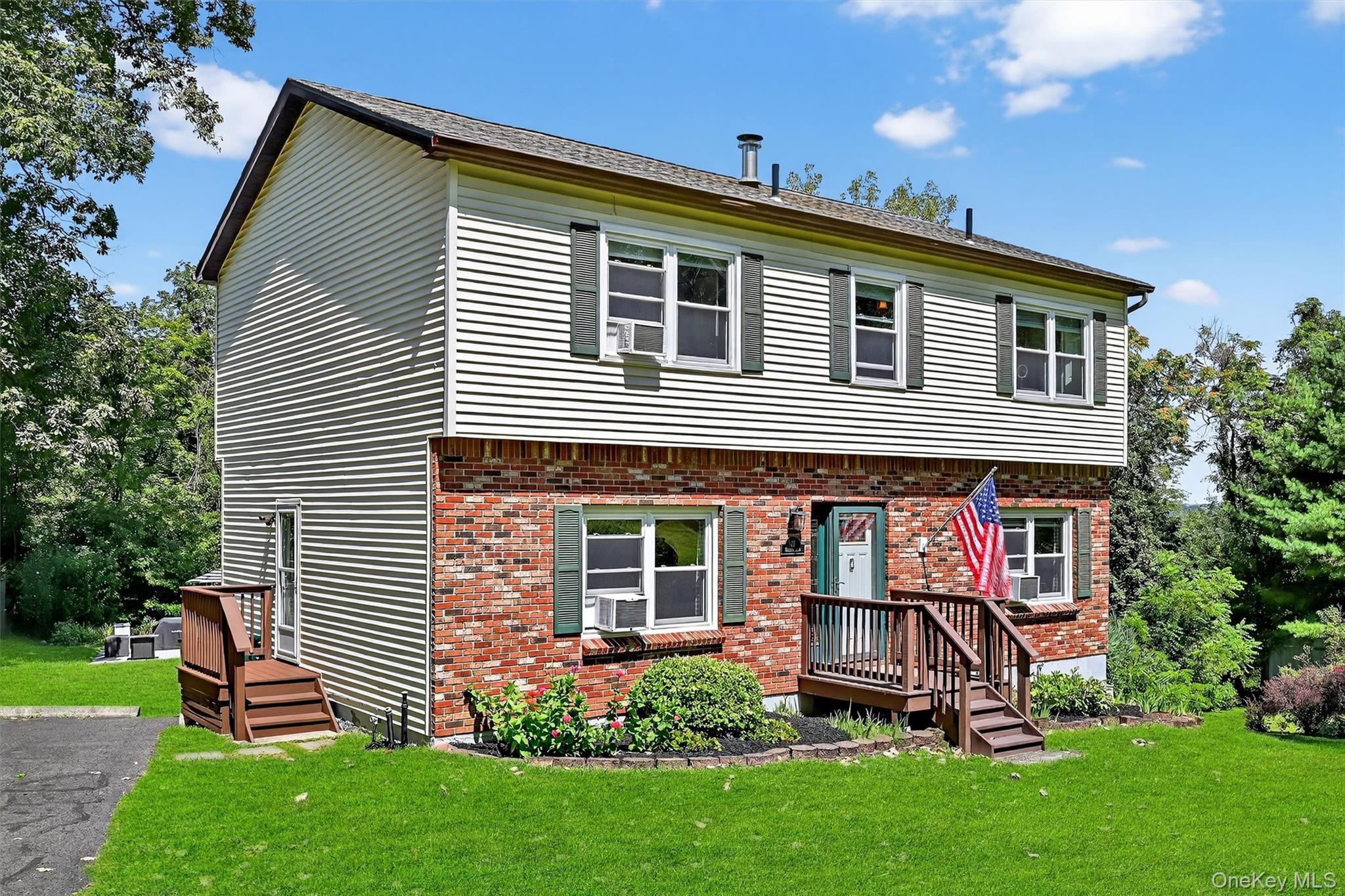 82 Hillside Drive, Marlboro, NY 12542