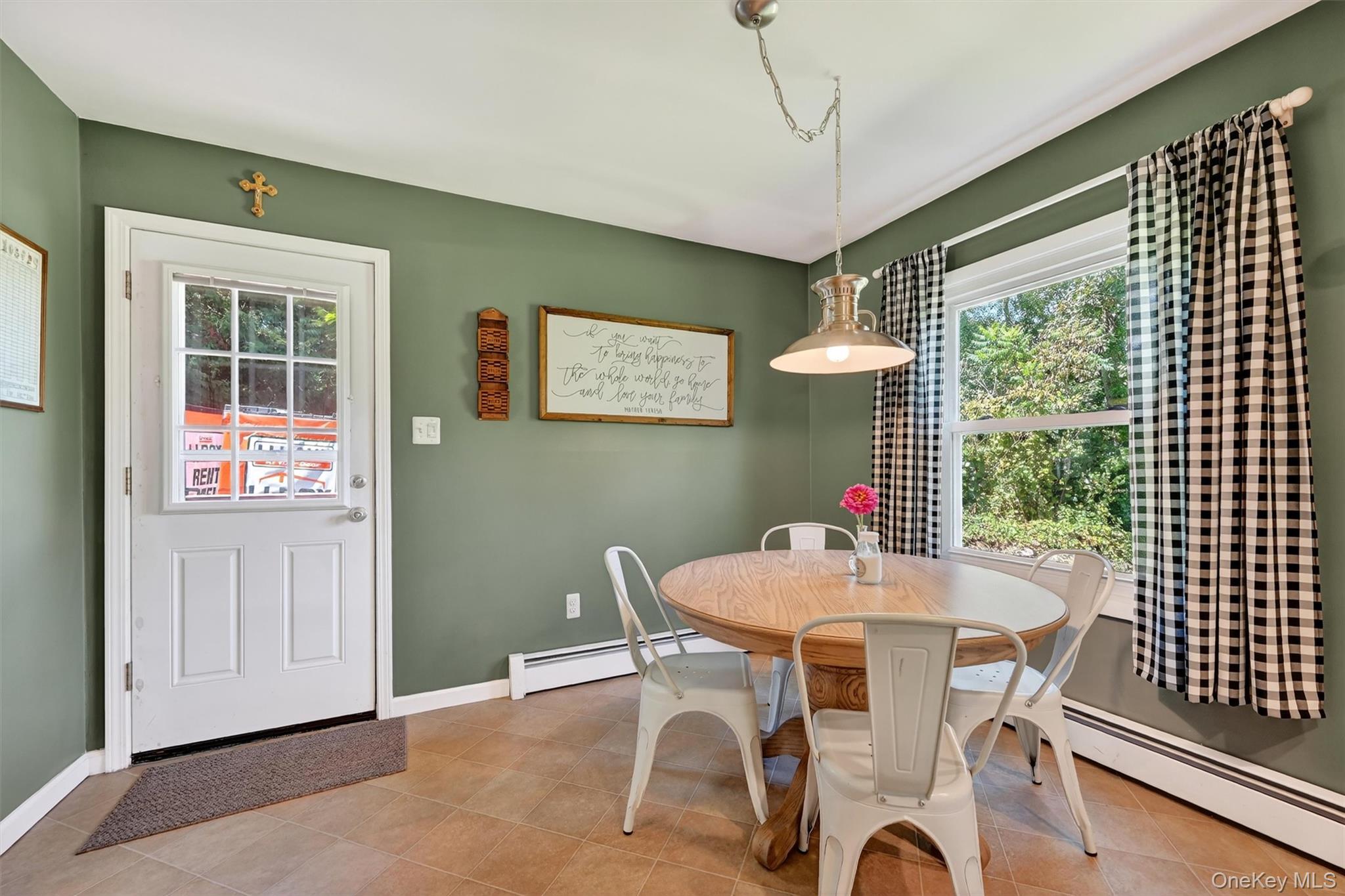 82 Hillside Drive, Marlboro, NY 12542