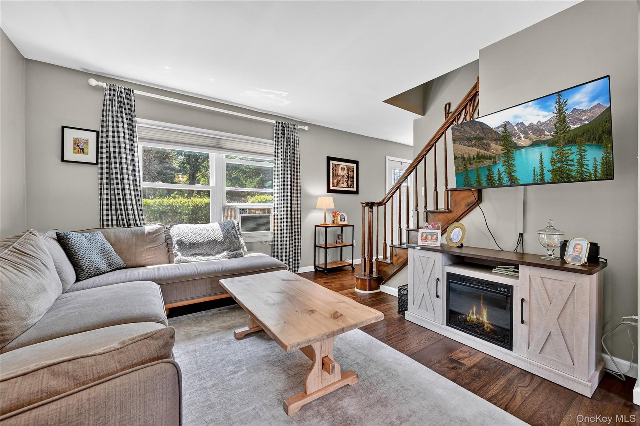 82 Hillside Drive, Marlboro, NY 12542