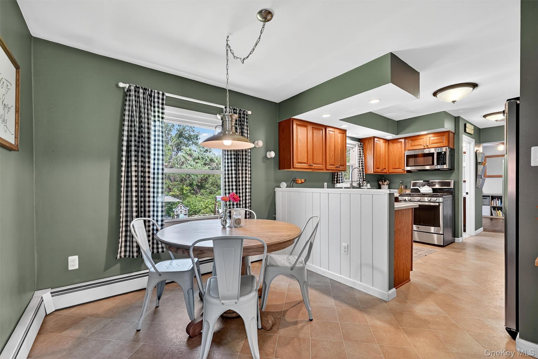 82 Hillside Drive, Marlboro, NY 12542