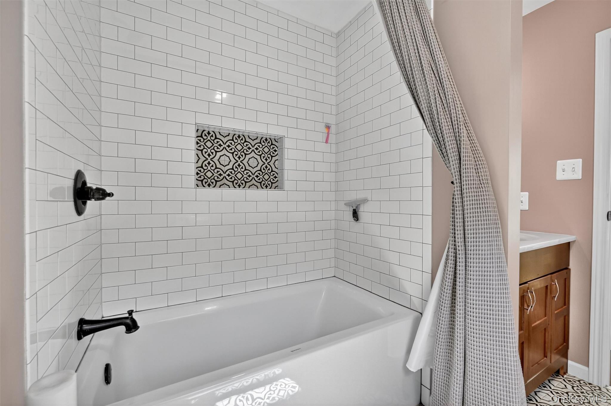 82 Hillside Drive, Marlboro, NY 12542