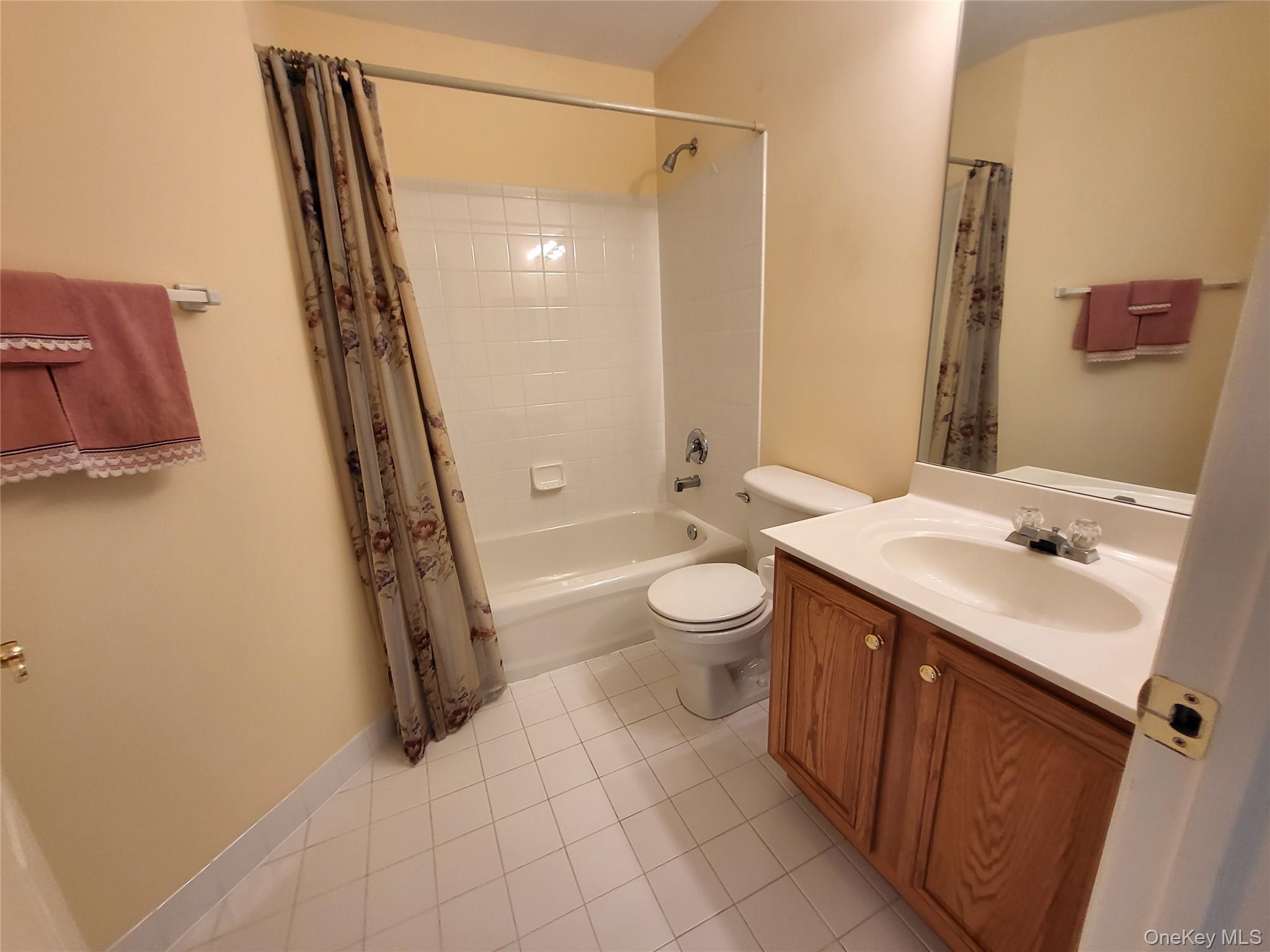 48 Kate Circle, Middle Island, NY 11953